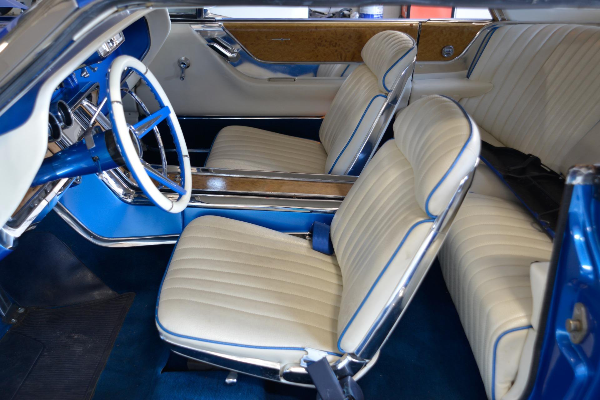 1965 Ford Thunderbird 9
