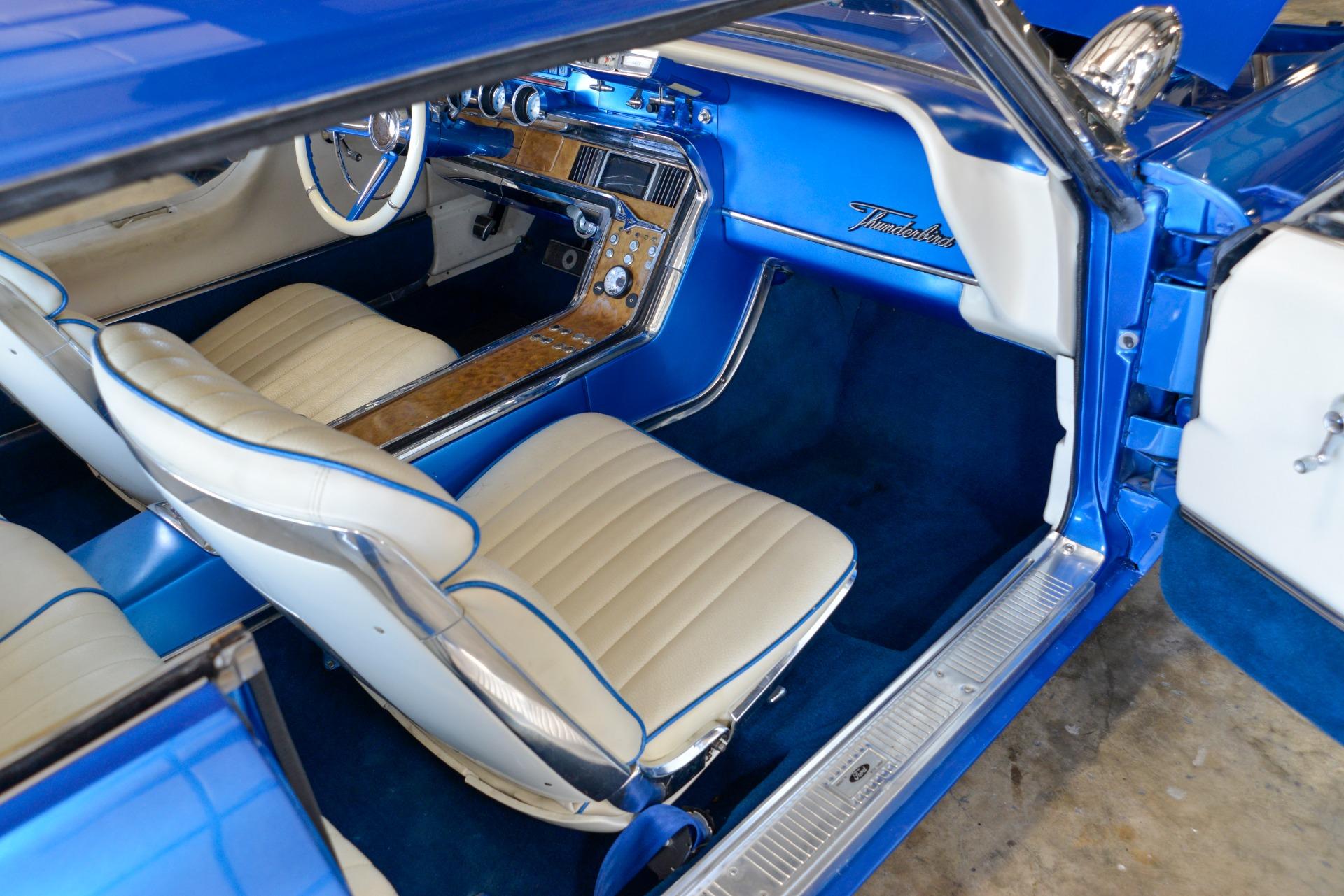 1965 Ford Thunderbird 10