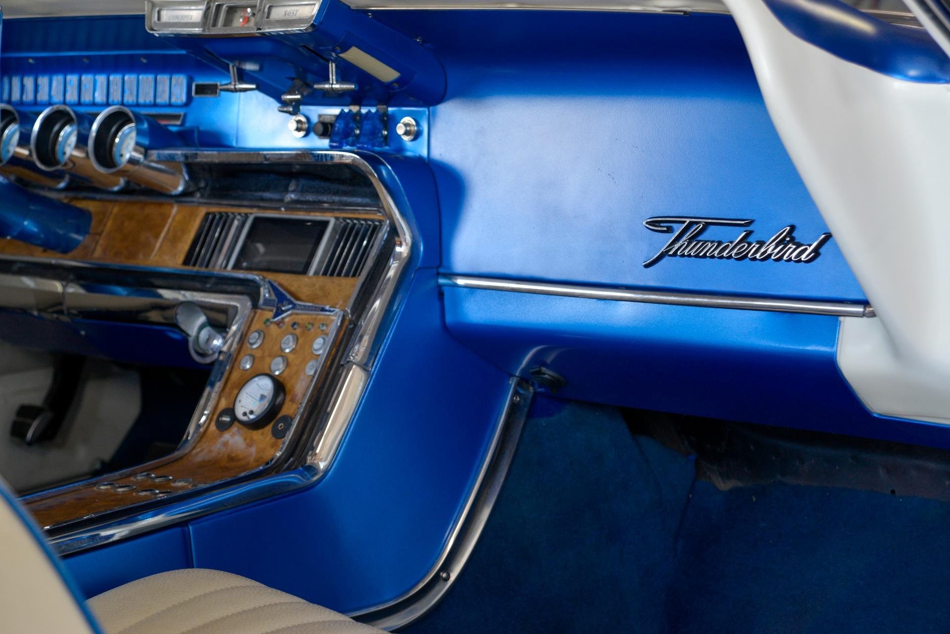 1965 Ford Thunderbird 81