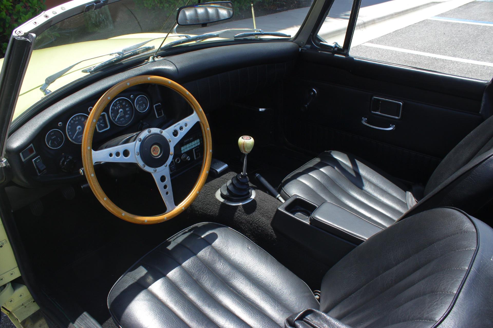 1970 MG MGB 12