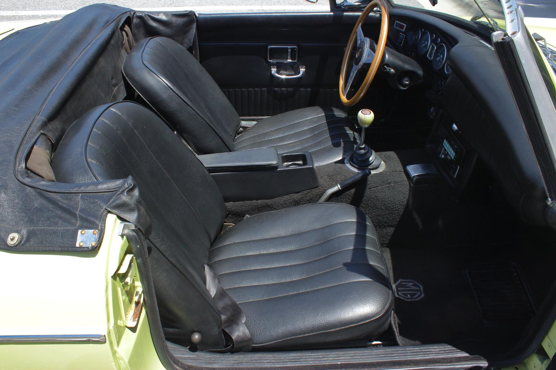 1970 MG MGB 13