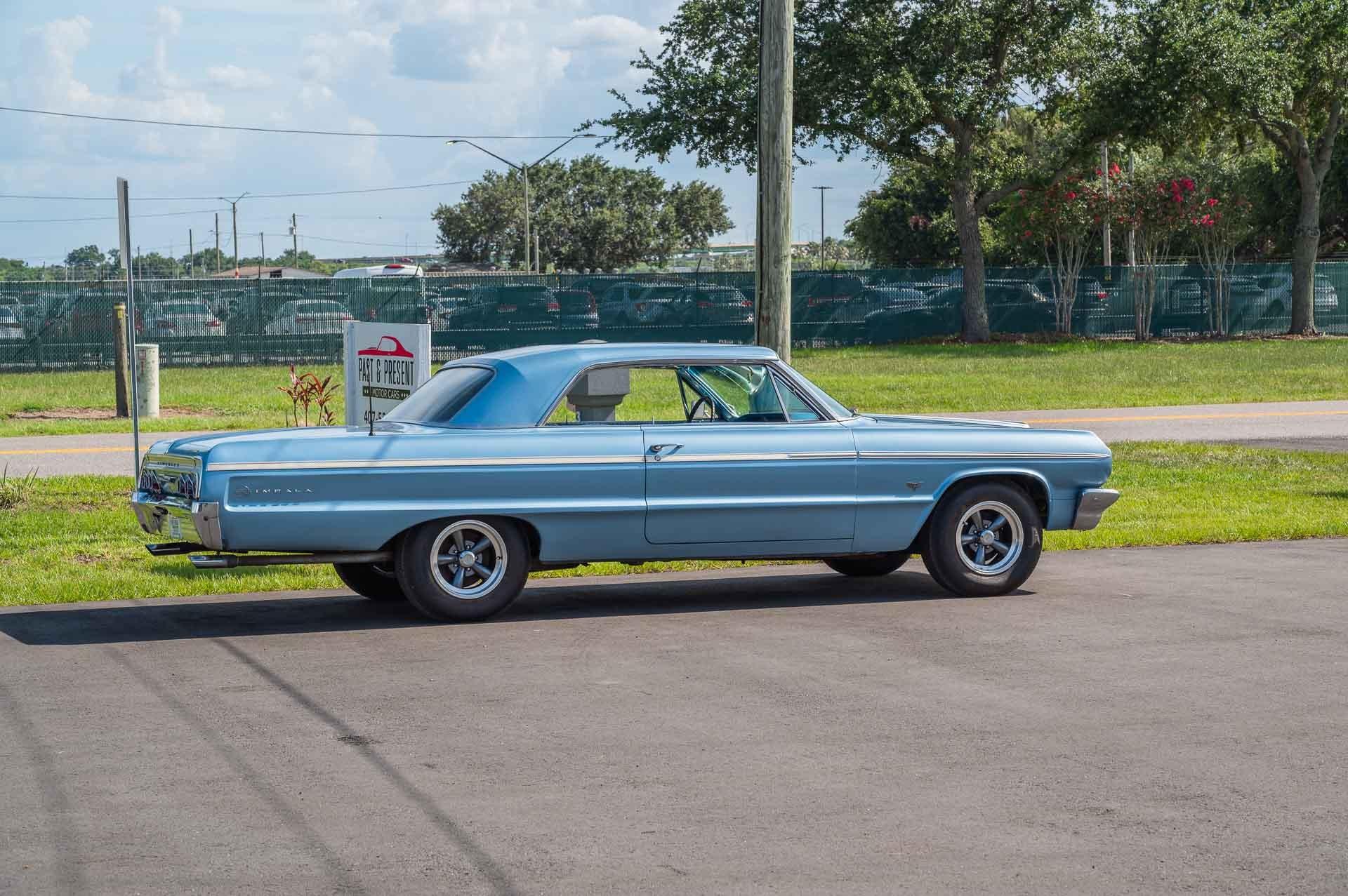 1964 Chevrolet Impala SS 32