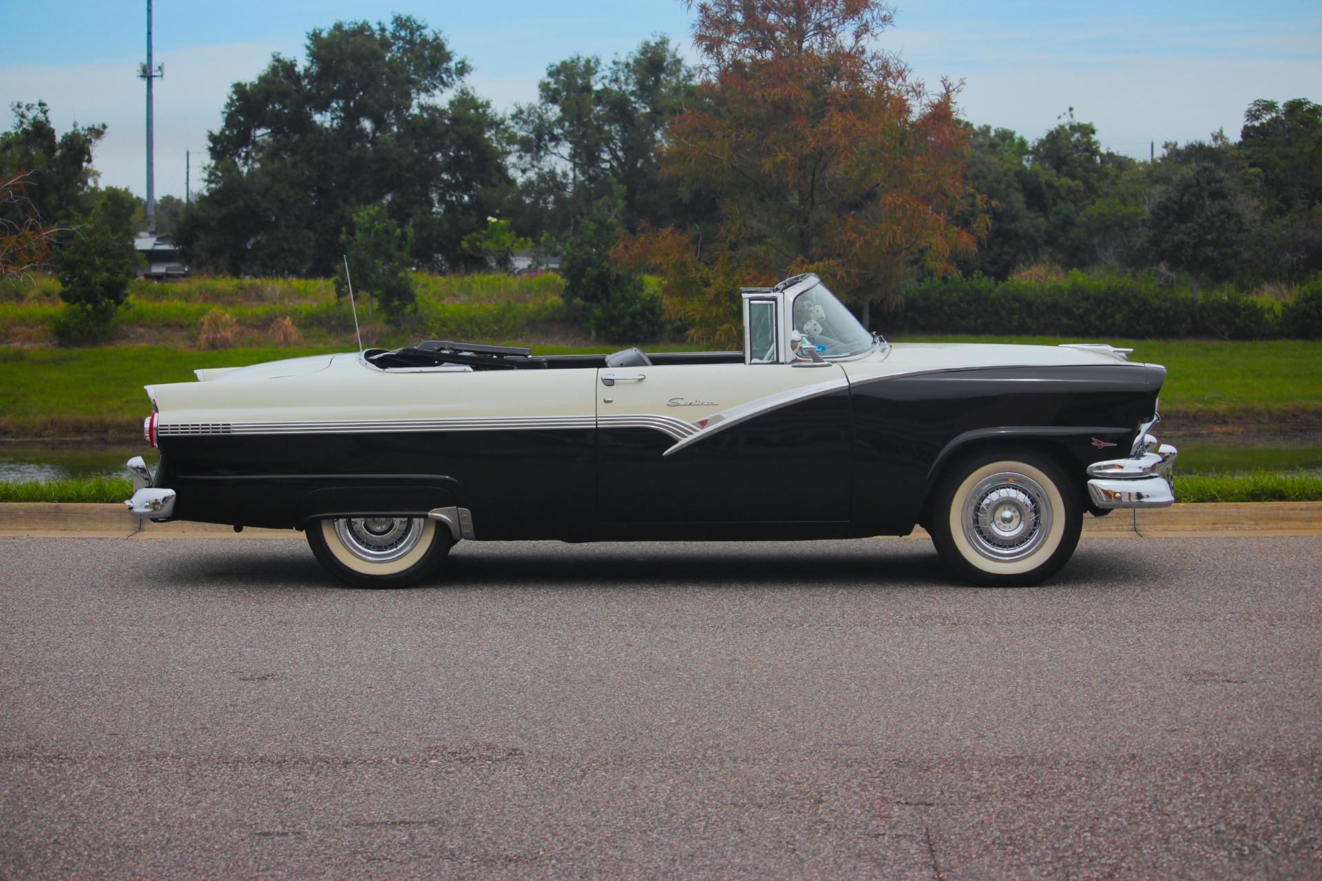 1956 Ford Fairlane 106