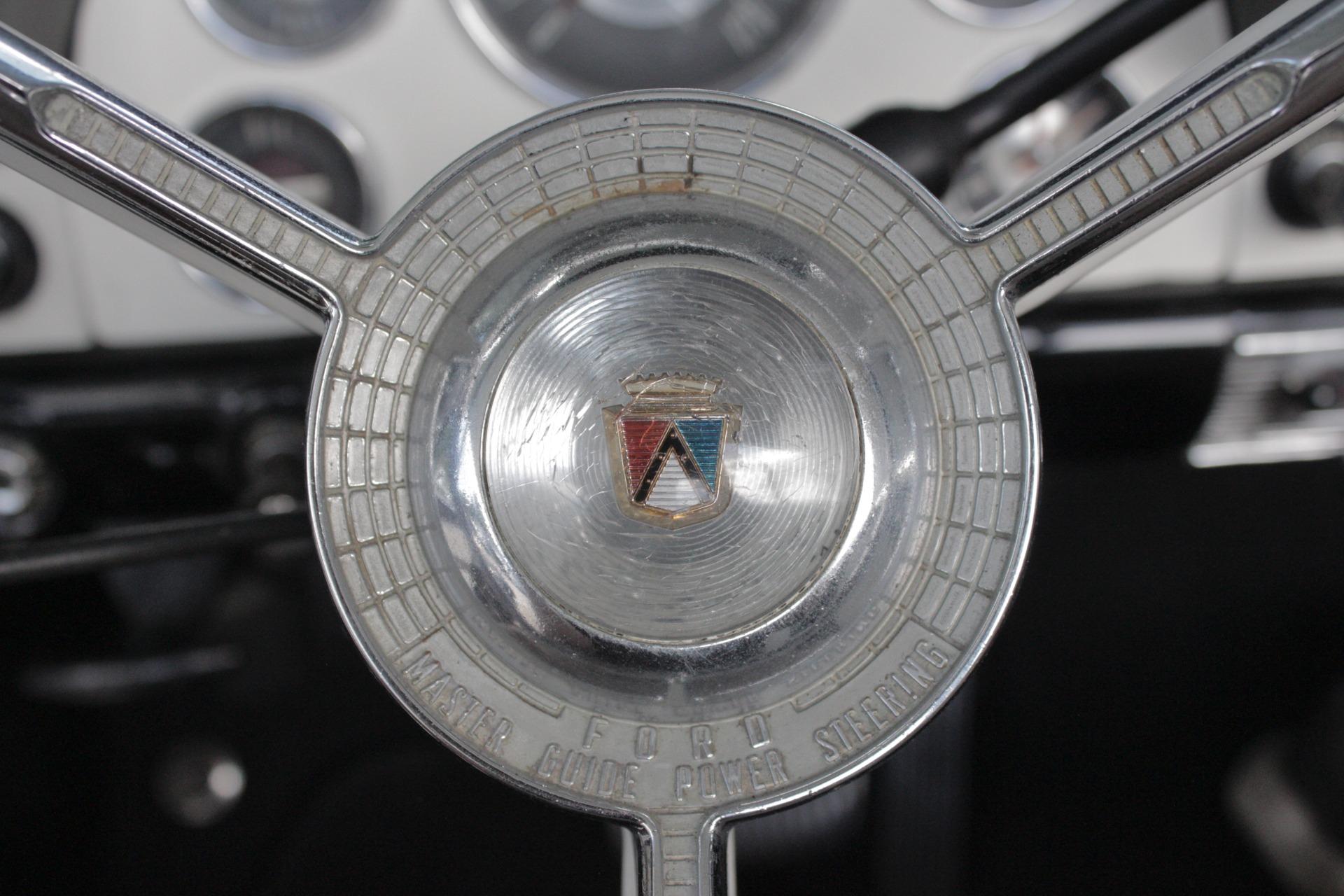 1956 Ford Fairlane 31