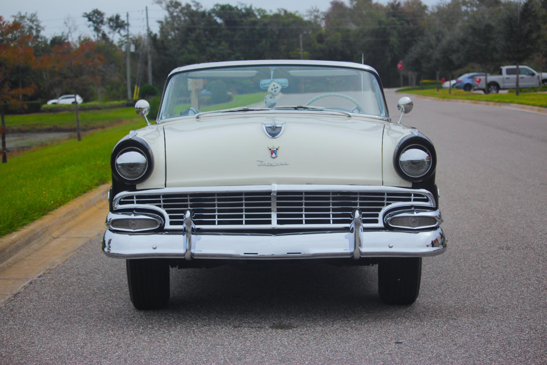 1956 Ford Fairlane 80