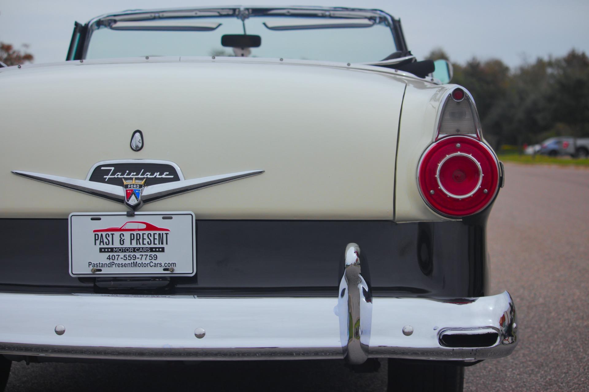 1956 Ford Fairlane 112