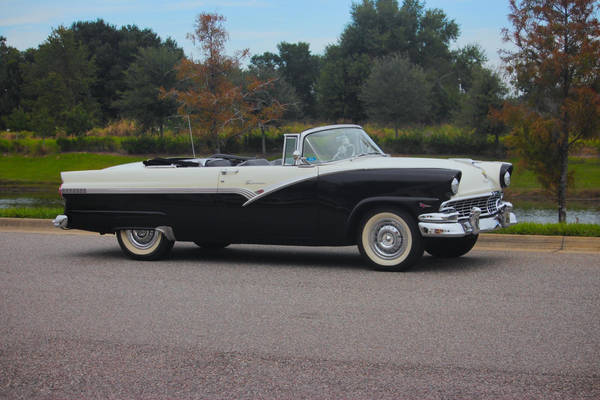 1956 Ford Fairlane 105