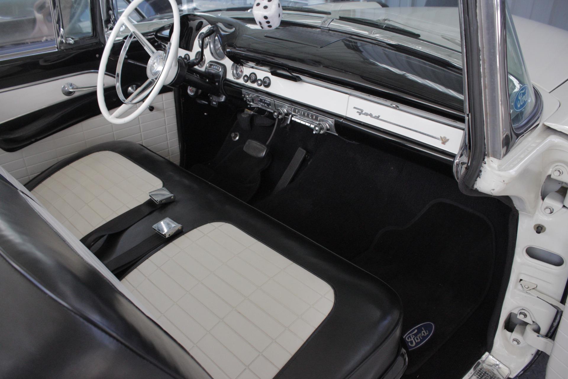 1956 Ford Fairlane 18