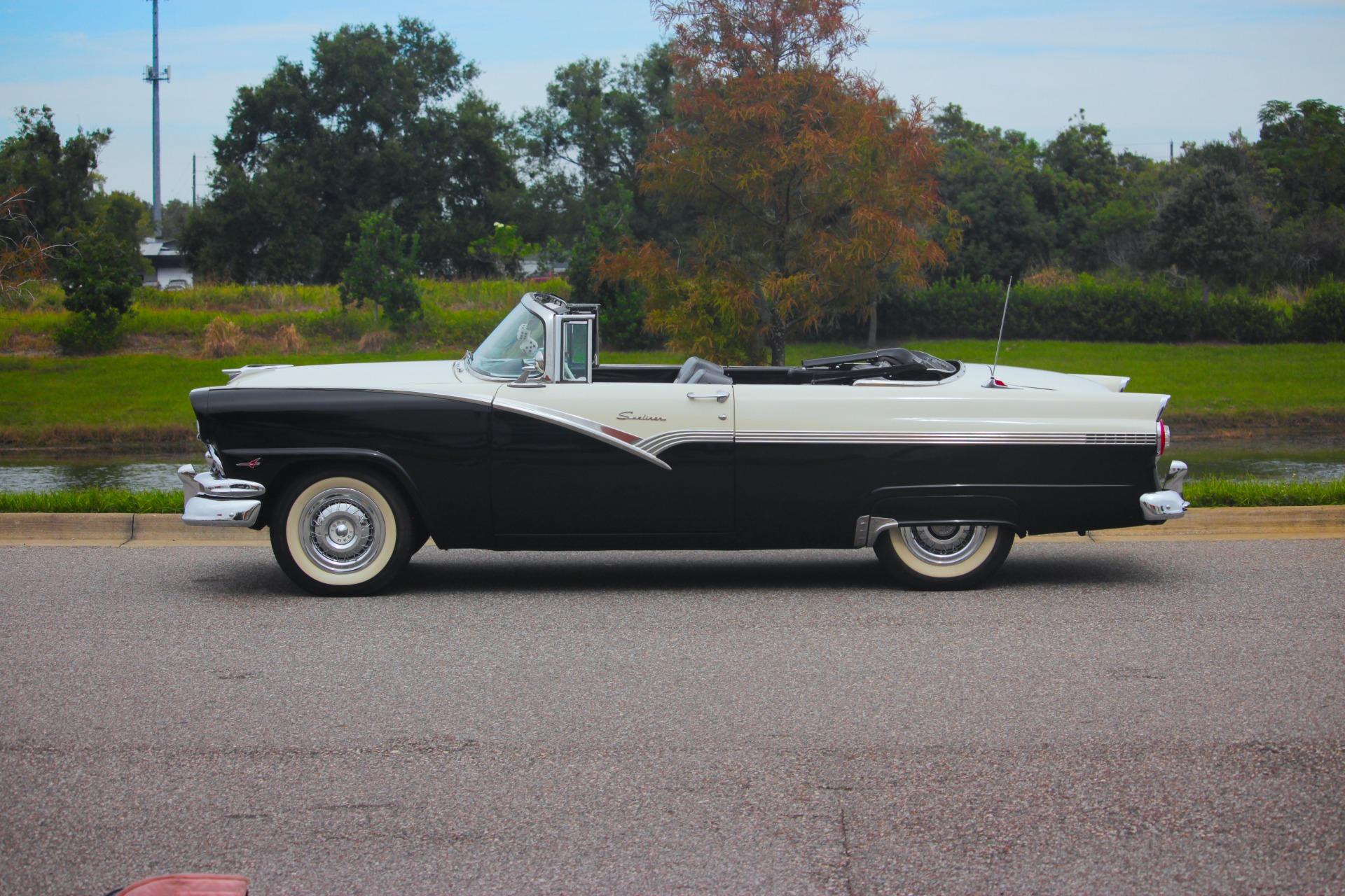 1956 Ford Fairlane 76