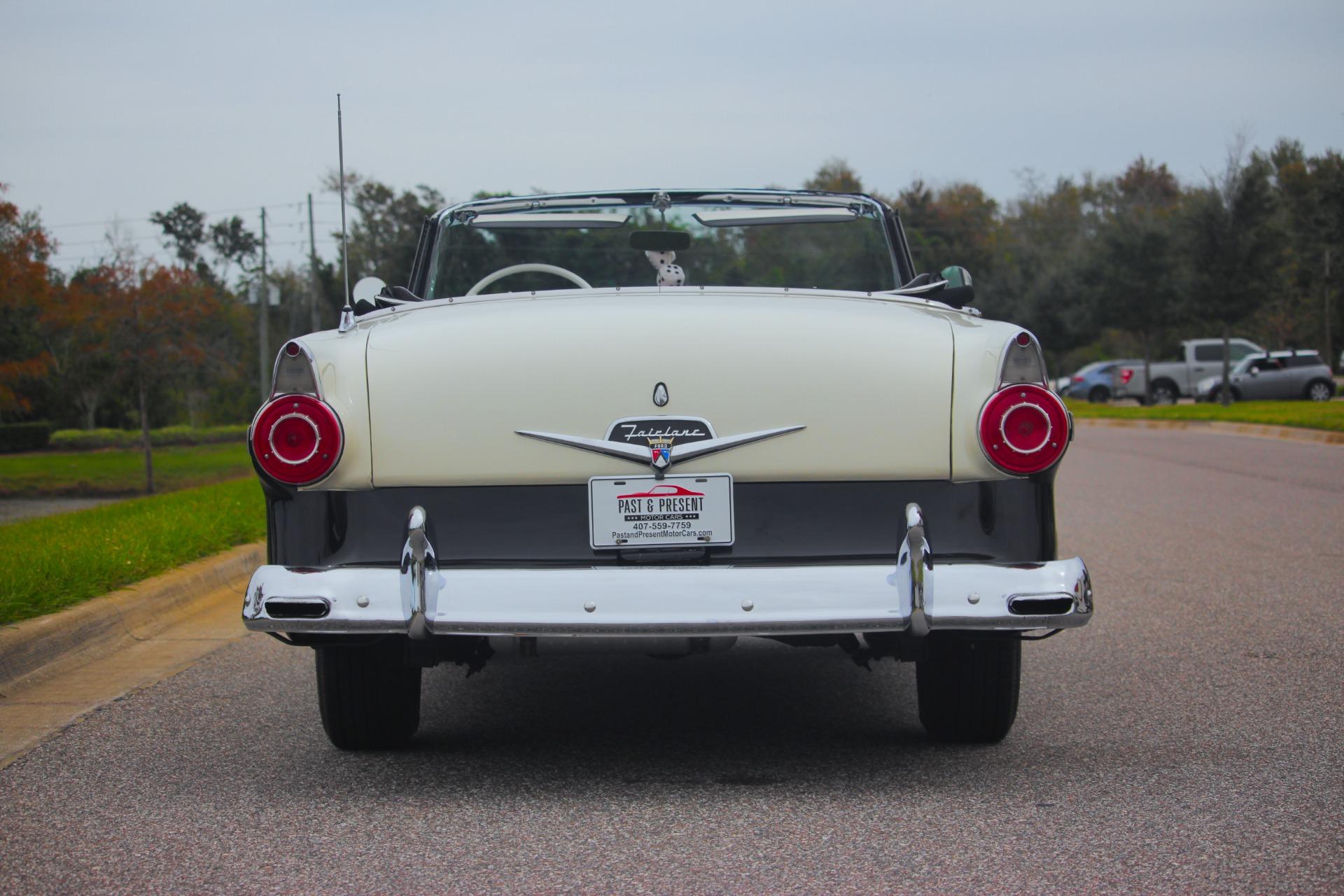 1956 Ford Fairlane 110