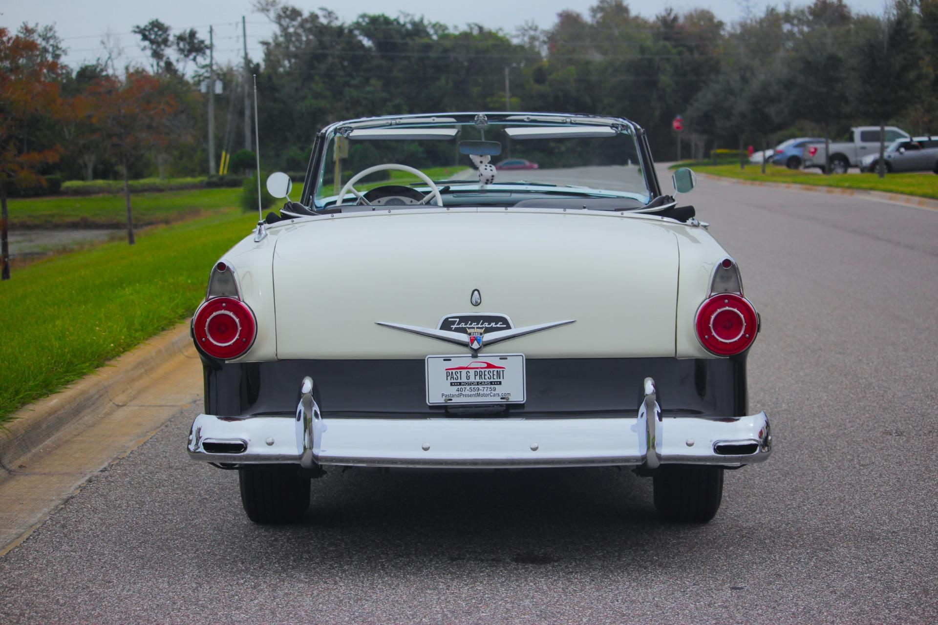 1956 Ford Fairlane 109
