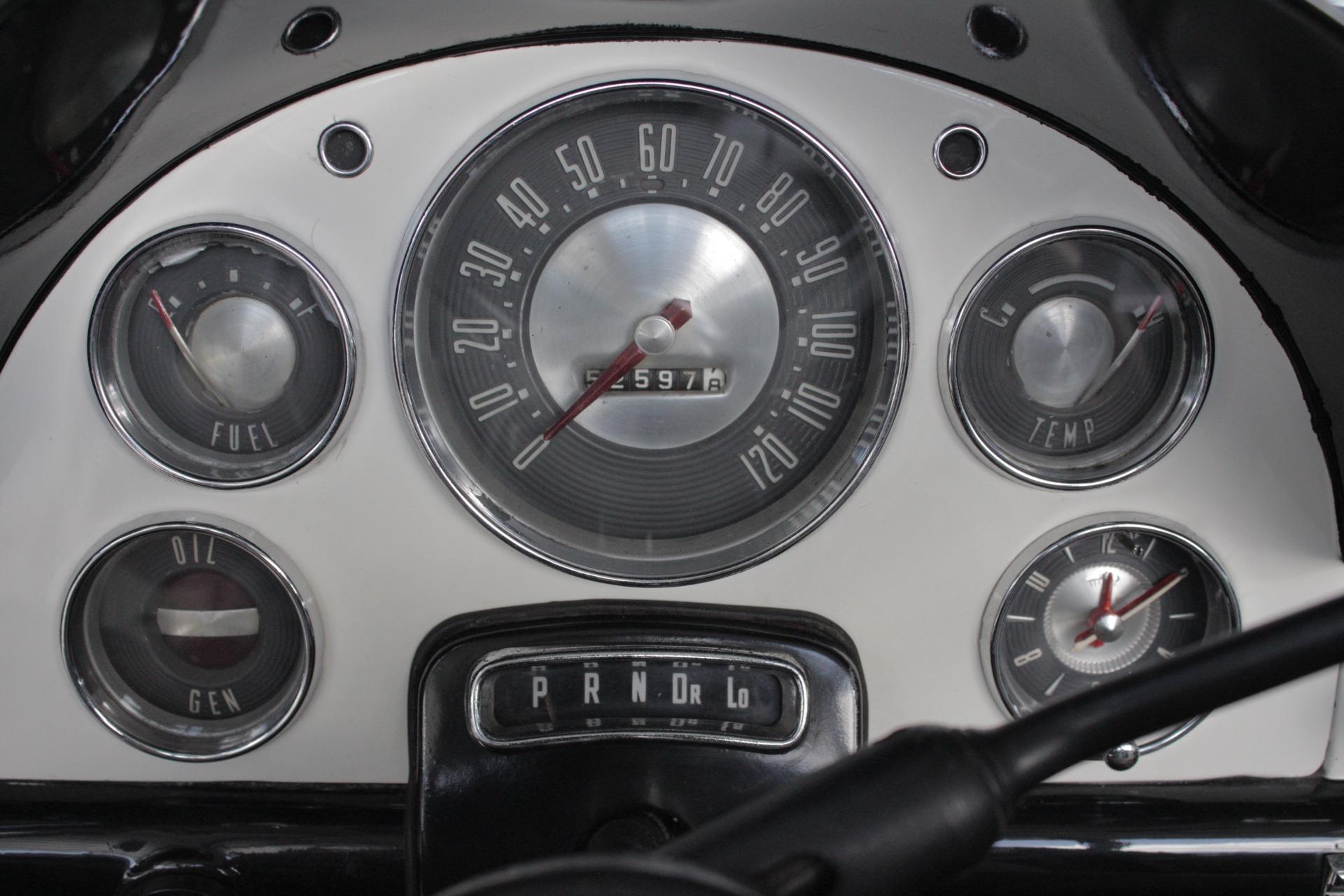 1956 Ford Fairlane 32