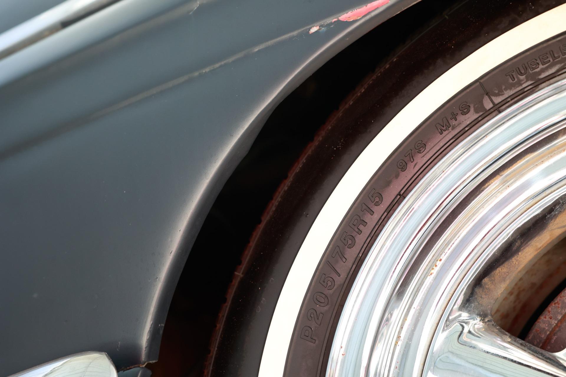 1957 Ford Fairlane 122