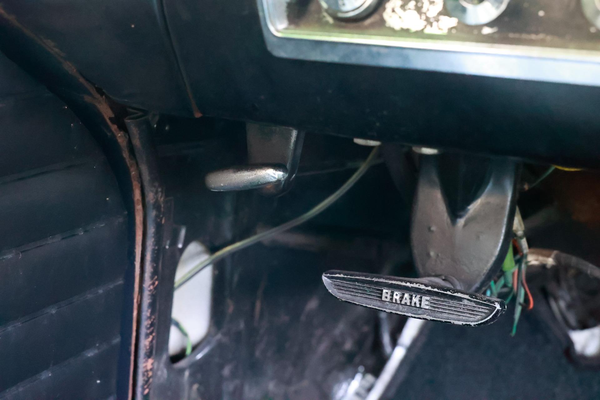 1957 Ford Fairlane 21