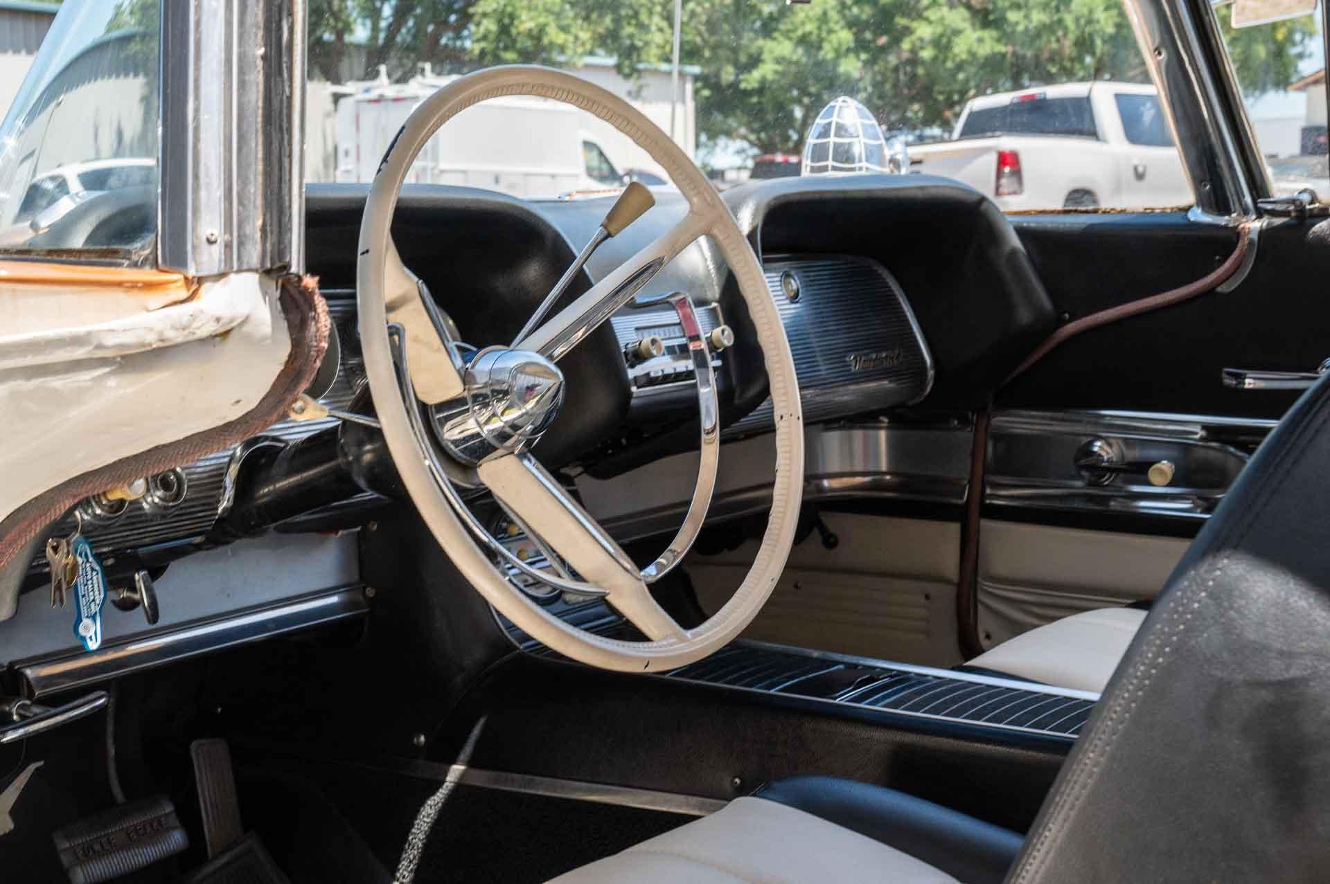 1960 Ford Thunderbird 47