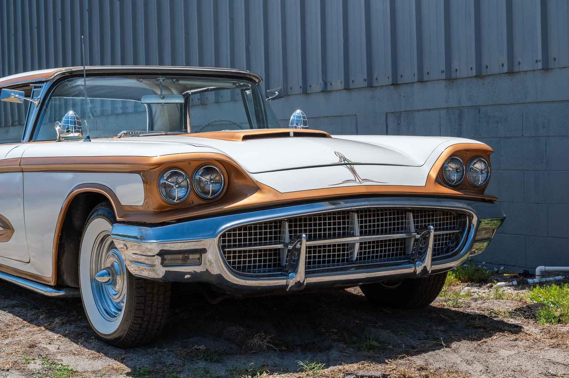 1960 Ford Thunderbird 34