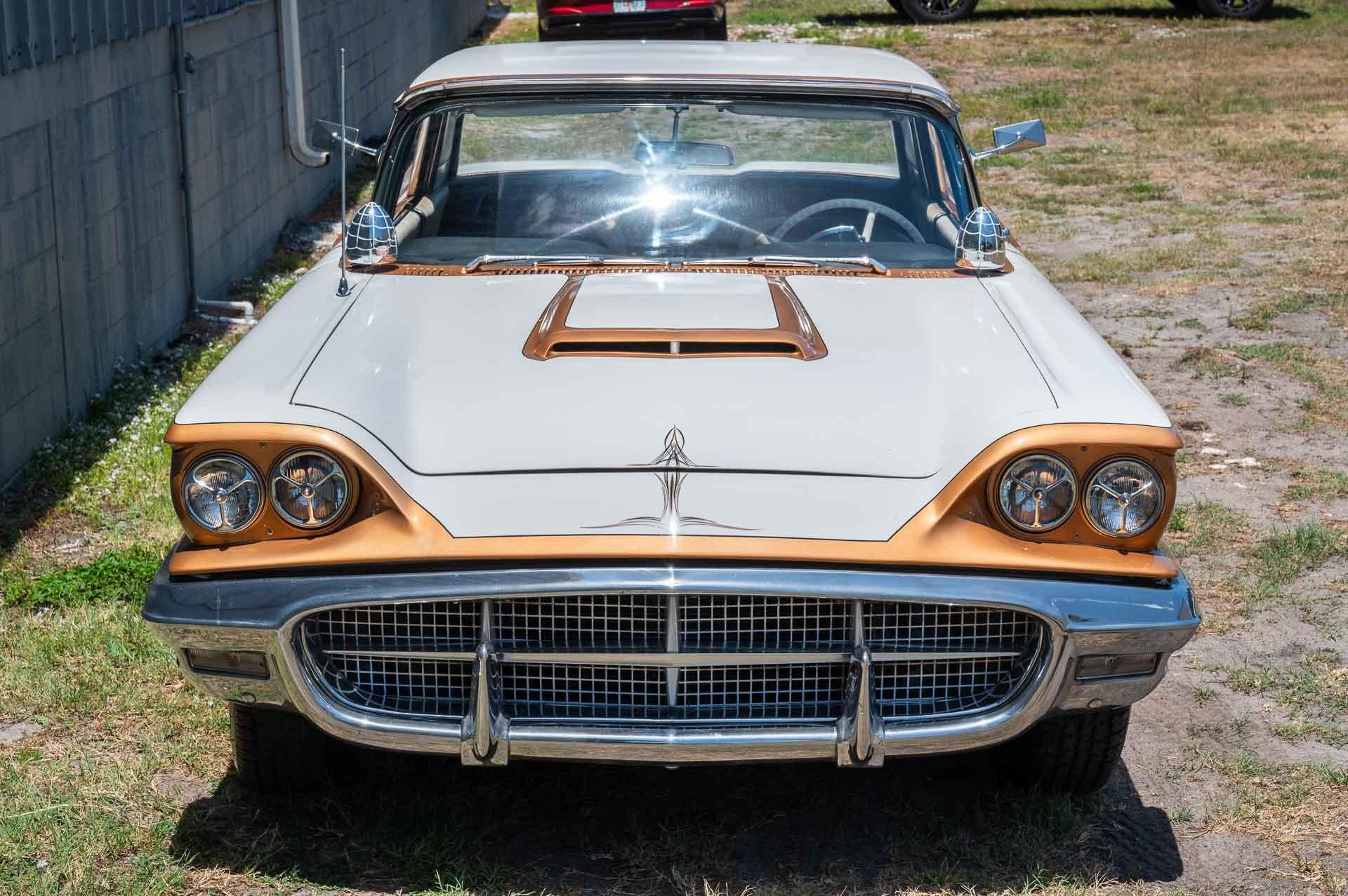 1960 Ford Thunderbird 24