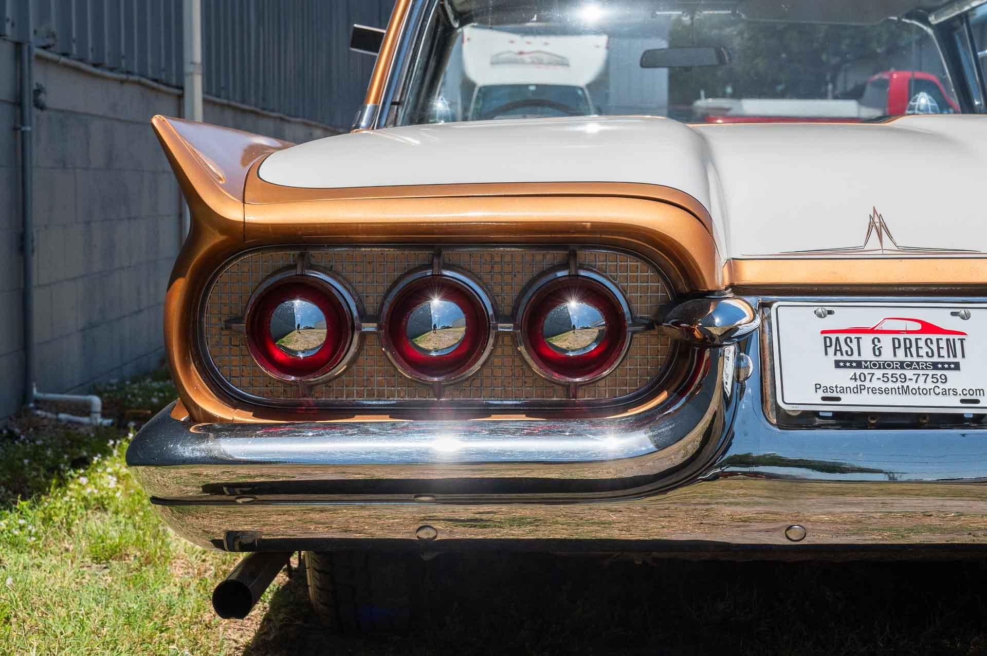 1960 Ford Thunderbird 42