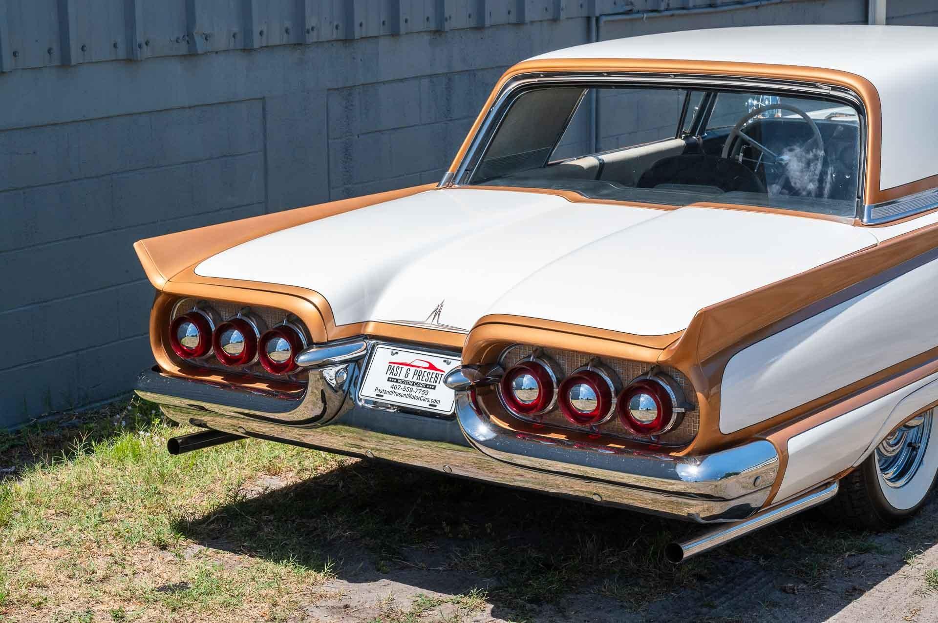 1960 Ford Thunderbird 38