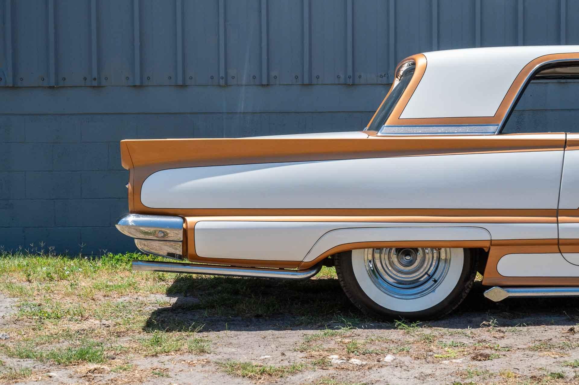 1960 Ford Thunderbird 37
