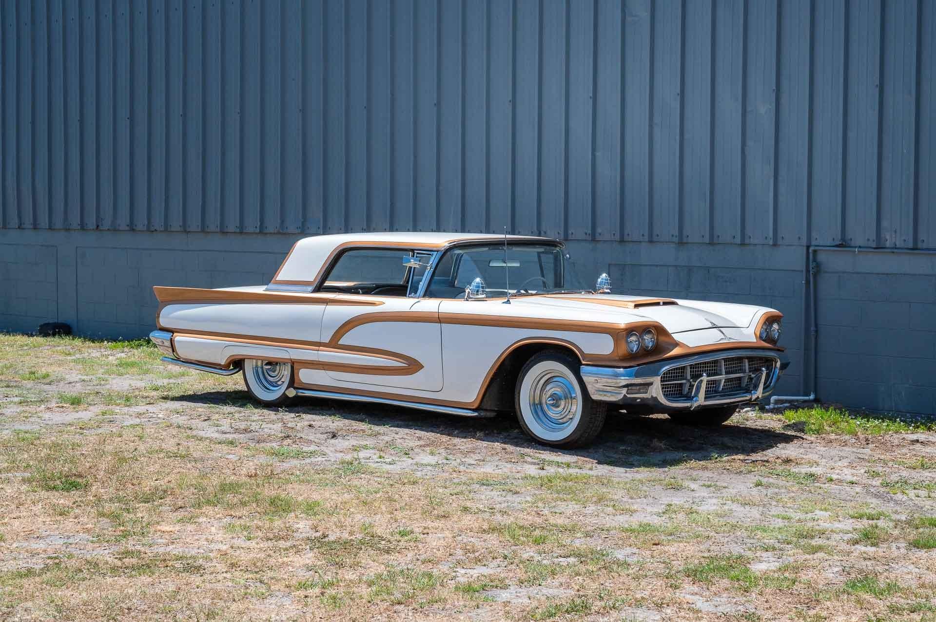 1960 Ford Thunderbird 32