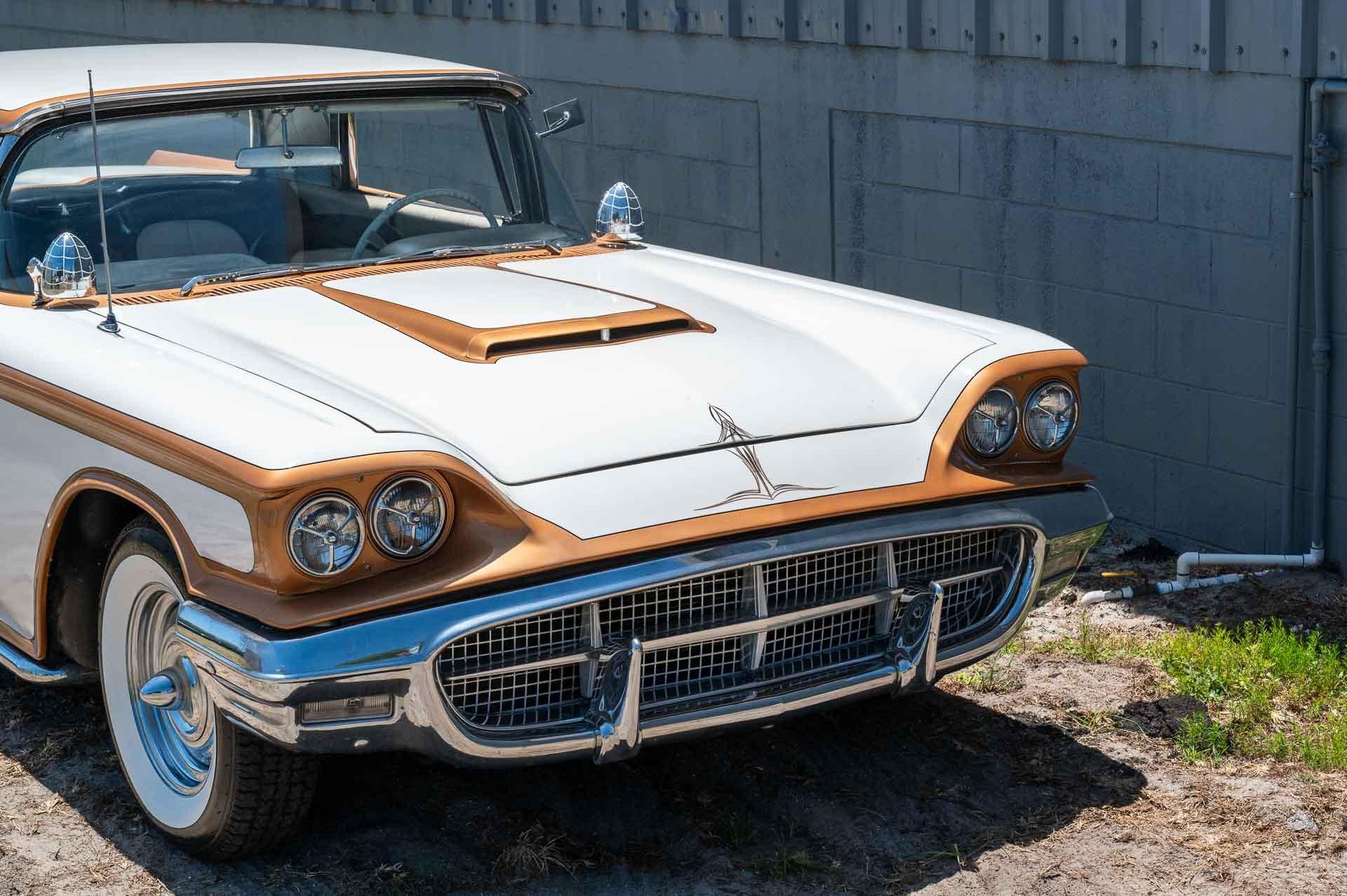 1960 Ford Thunderbird 33