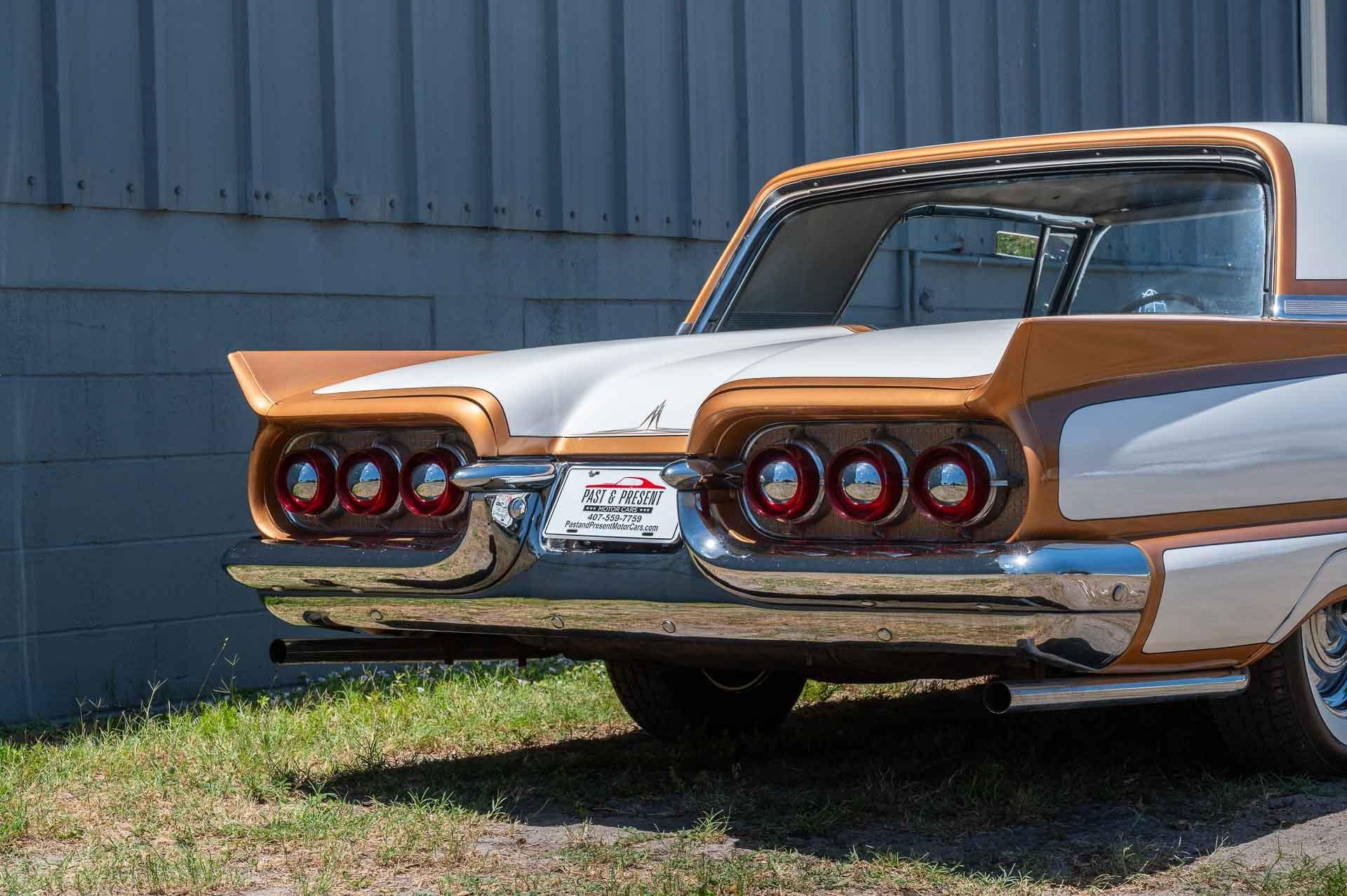 1960 Ford Thunderbird 39