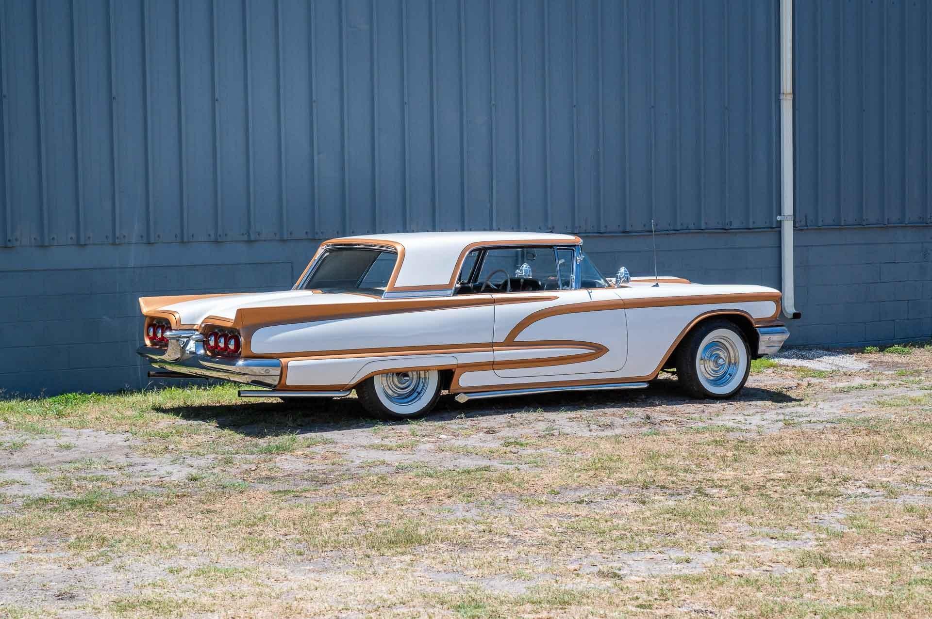 1960 Ford Thunderbird 29
