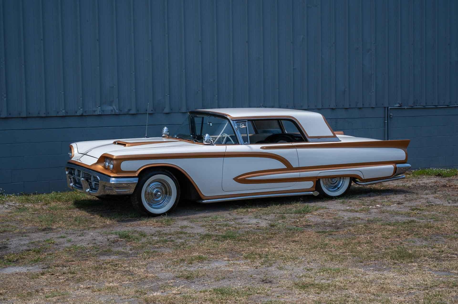 1960 Ford Thunderbird 12