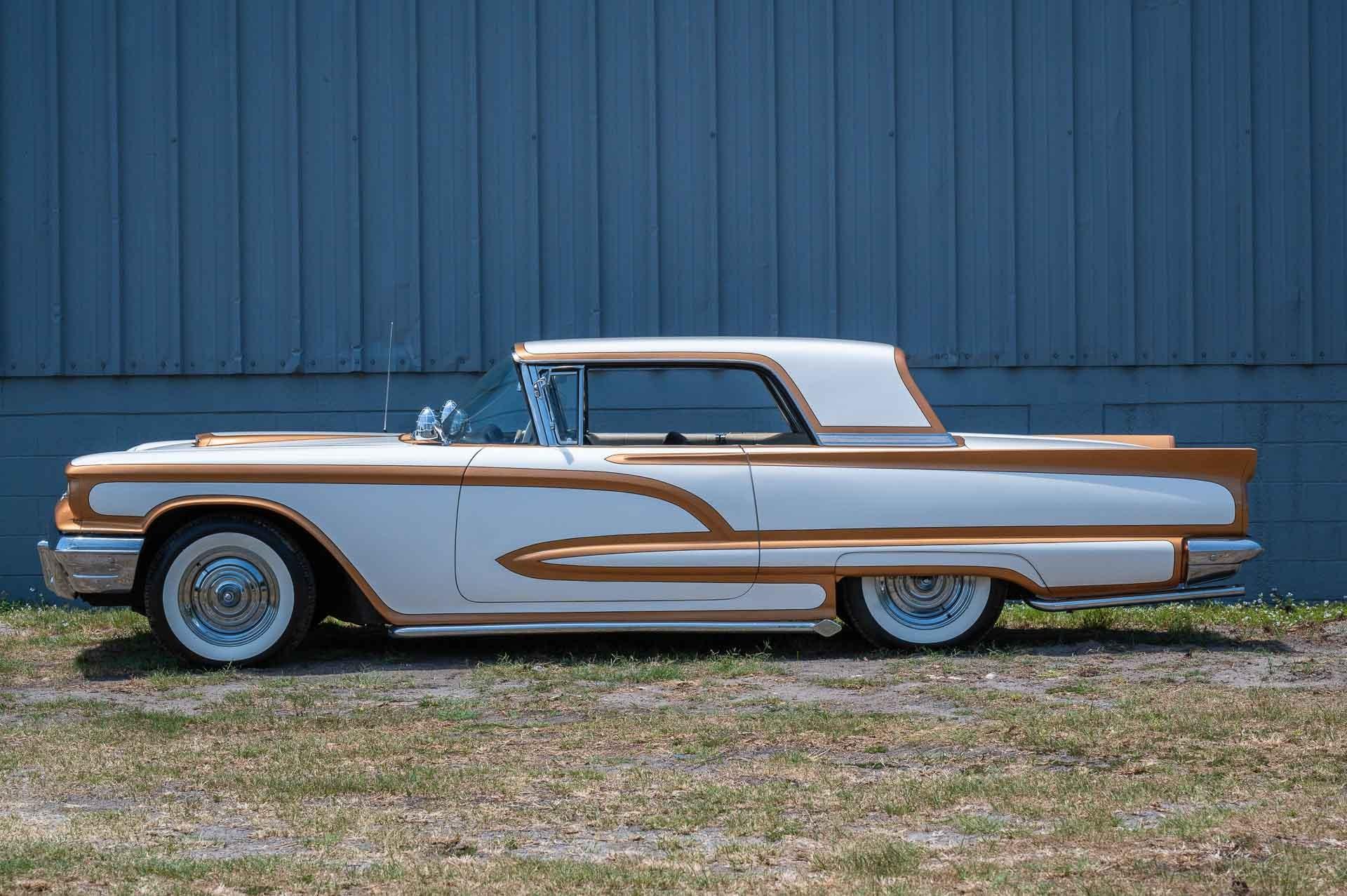 1960 Ford Thunderbird 2