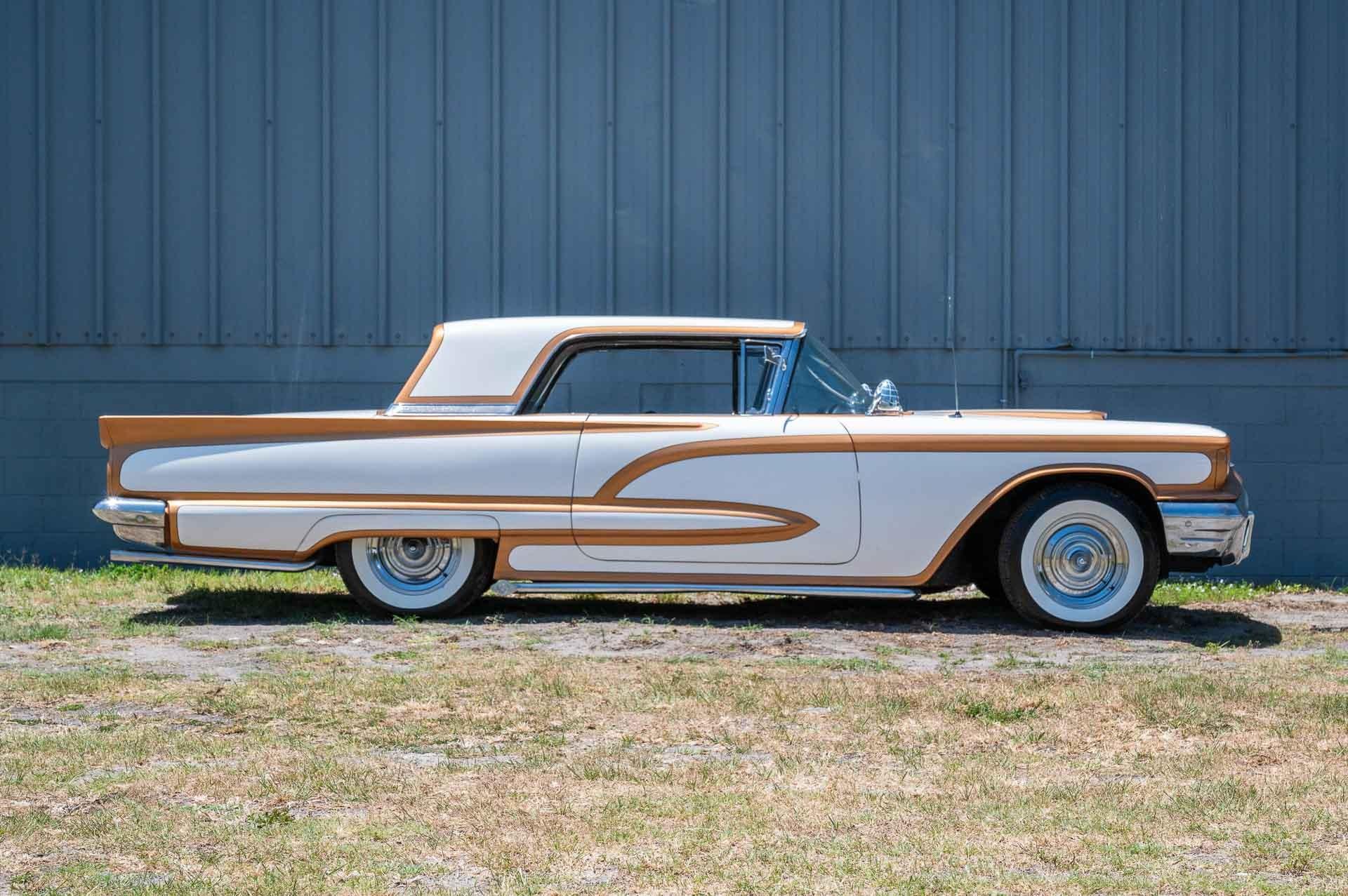 1960 Ford Thunderbird 6