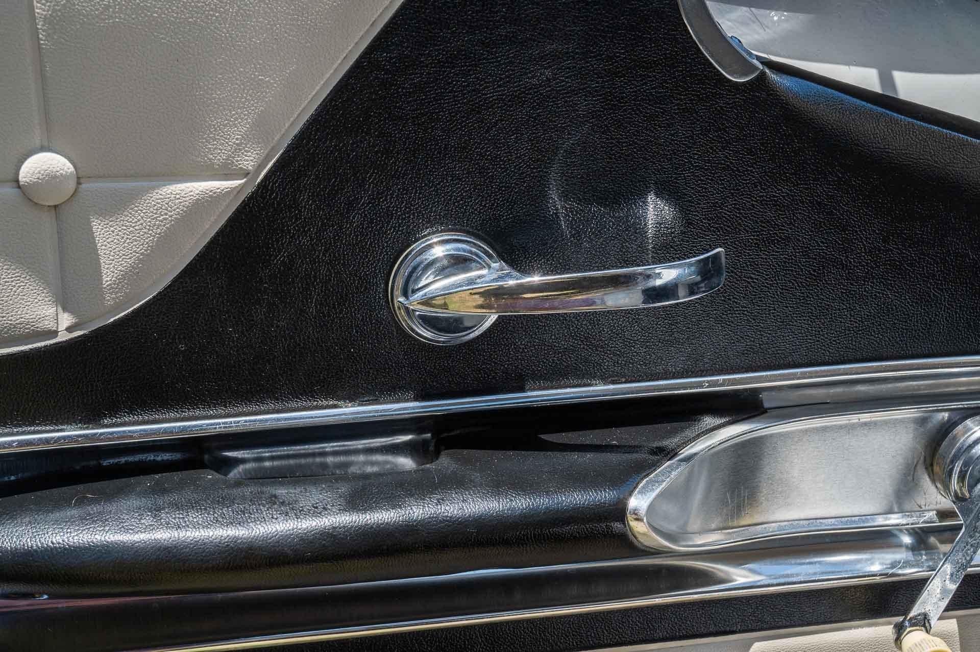 1960 Ford Thunderbird 46