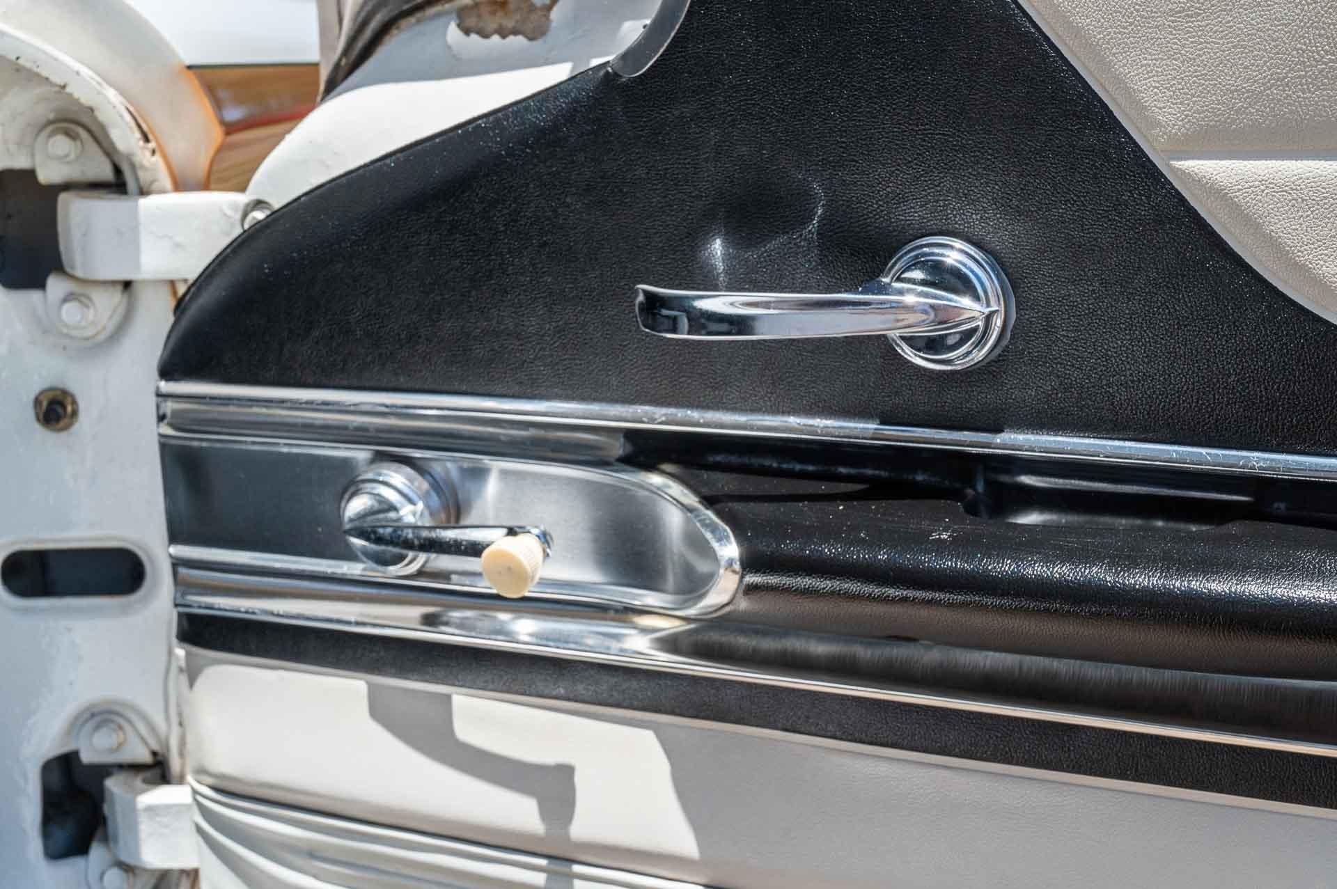 1960 Ford Thunderbird 52