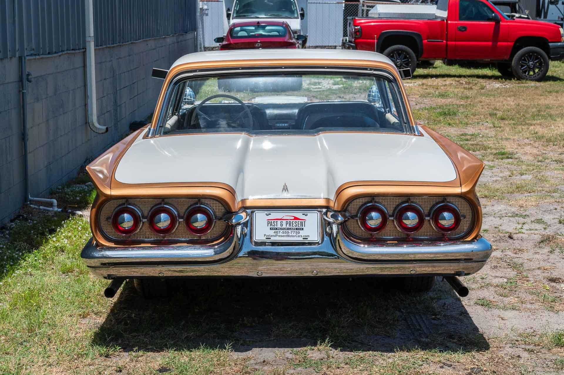 1960 Ford Thunderbird 4