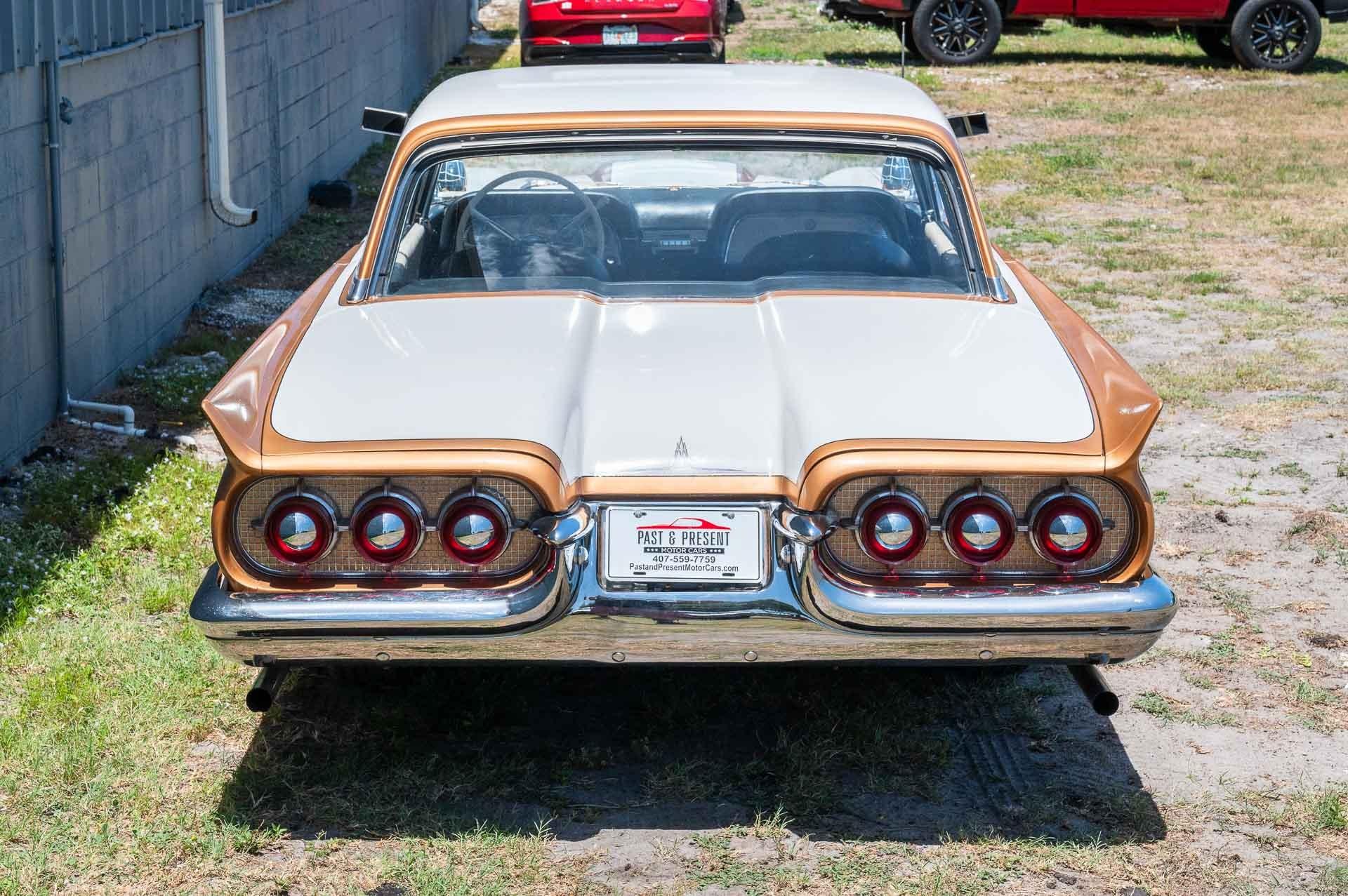 1960 Ford Thunderbird 40