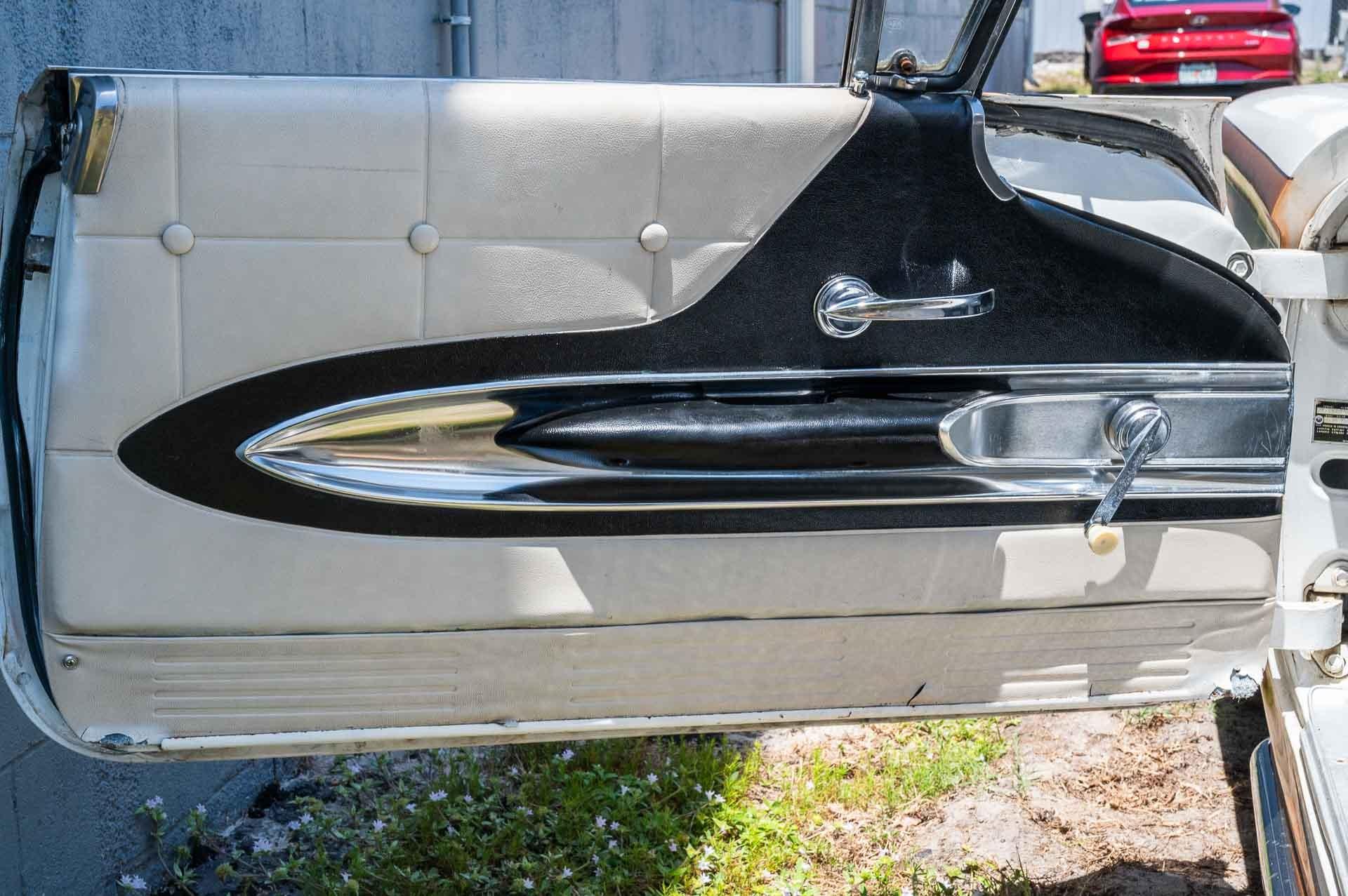 1960 Ford Thunderbird 45