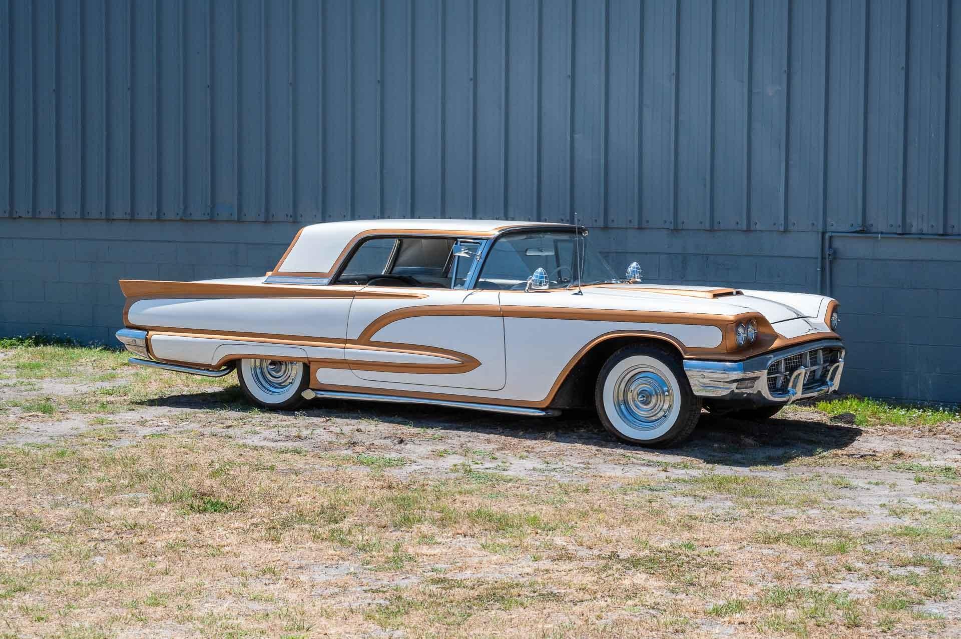 1960 Ford Thunderbird 31
