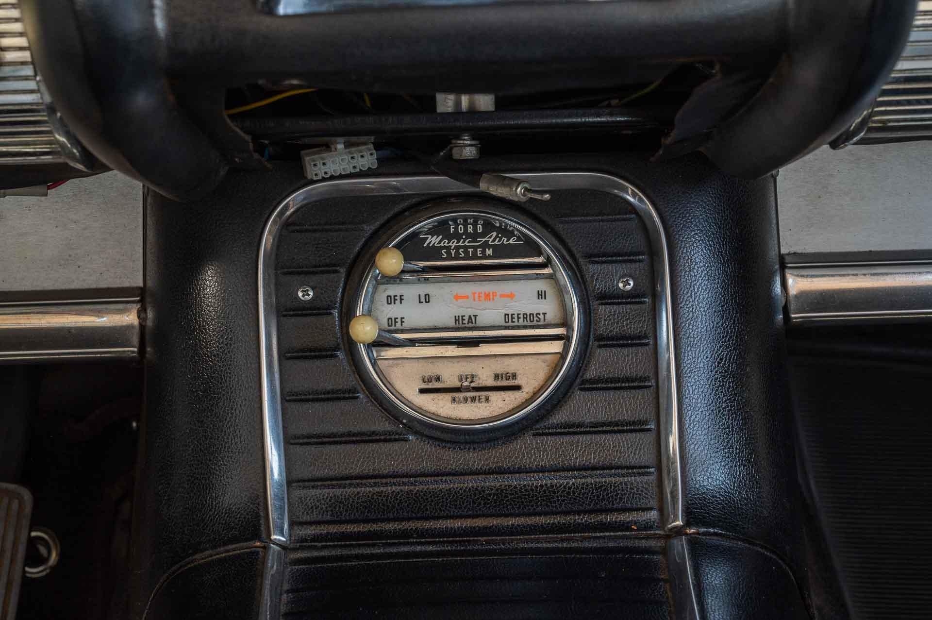 1960 Ford Thunderbird 62