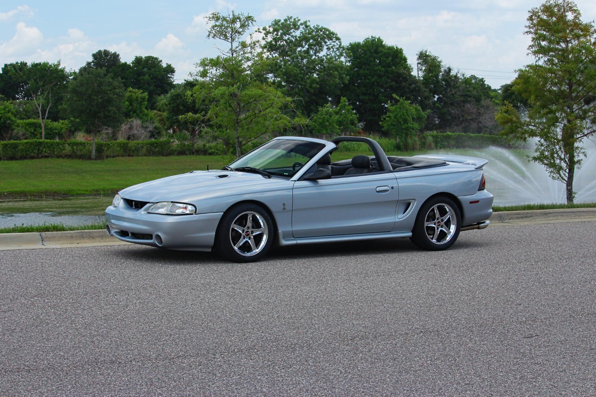 1995 Ford Mustang GT 14