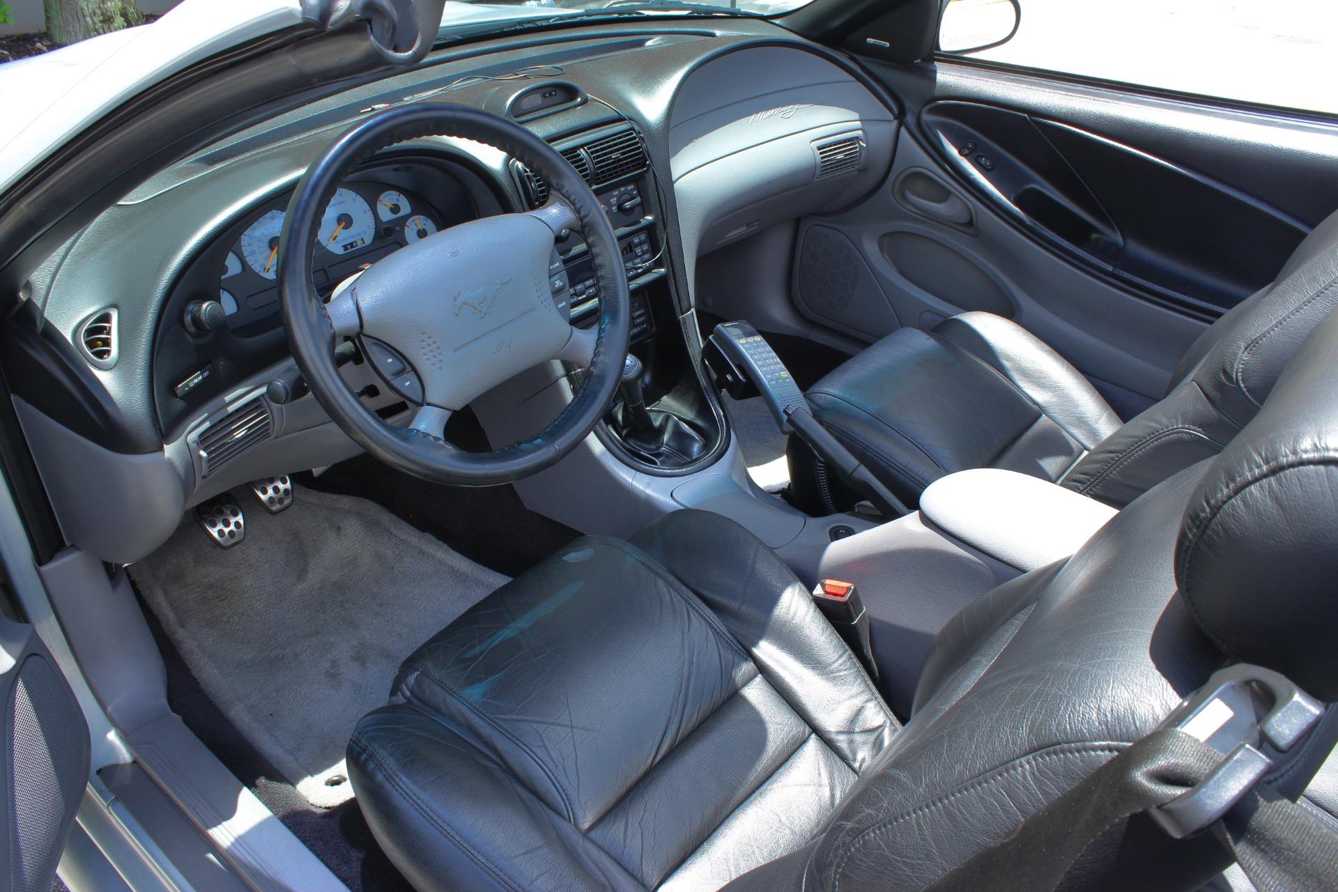 1995 Ford Mustang GT 9