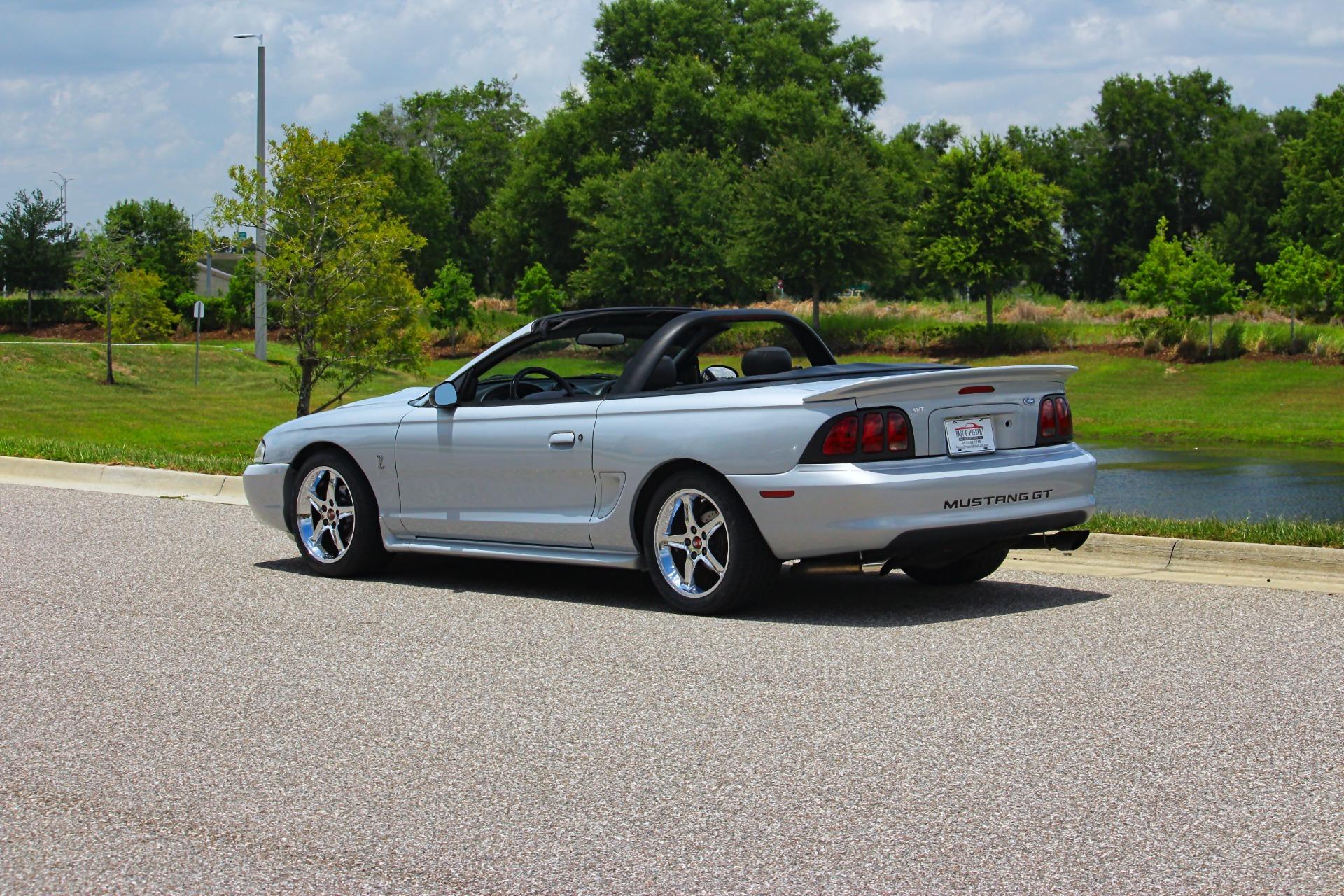 1995 Ford Mustang GT 15