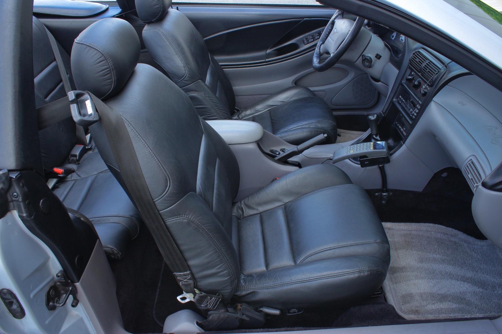 1995 Ford Mustang GT 10