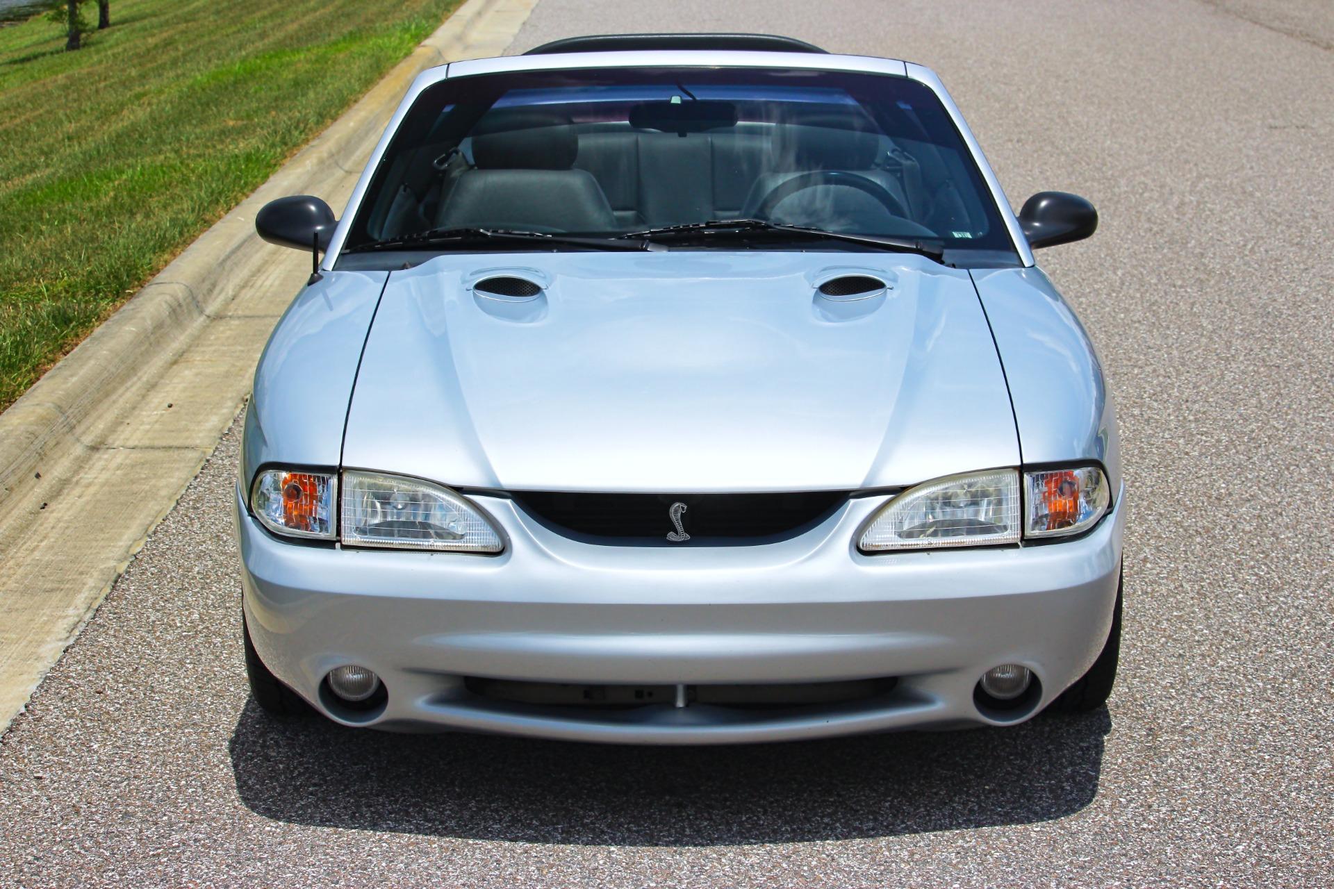 1995 Ford Mustang GT 26