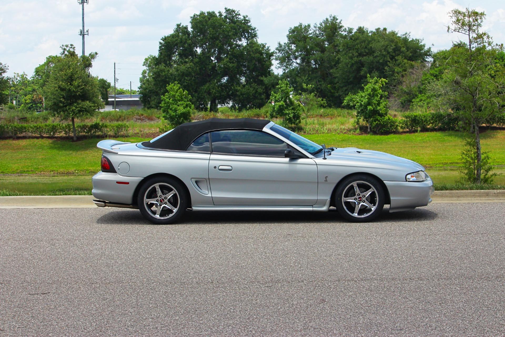 1995 Ford Mustang GT 35