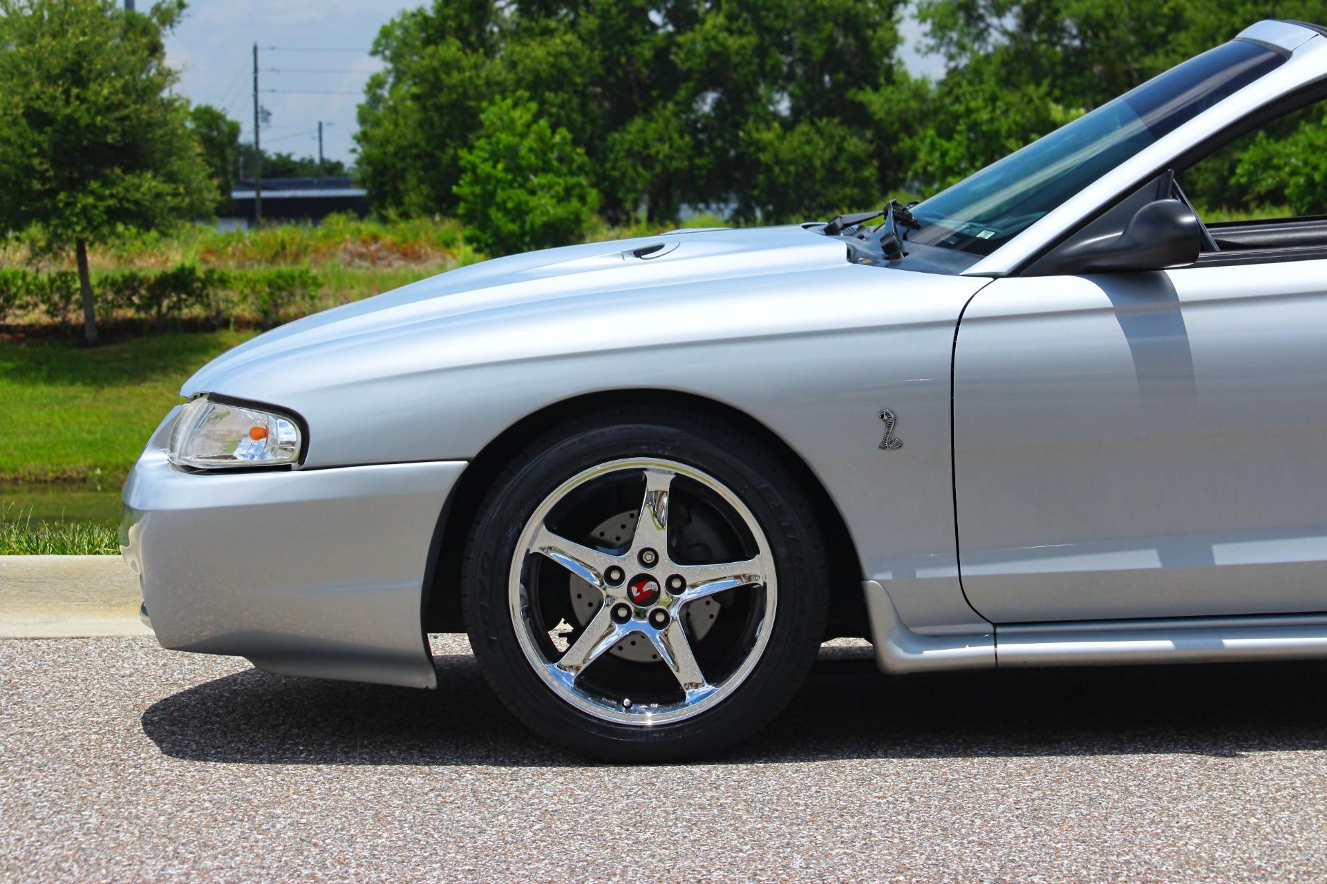 1995 Ford Mustang GT 21