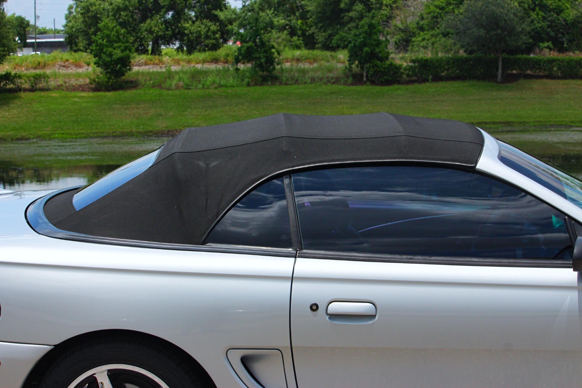1995 Ford Mustang GT 38