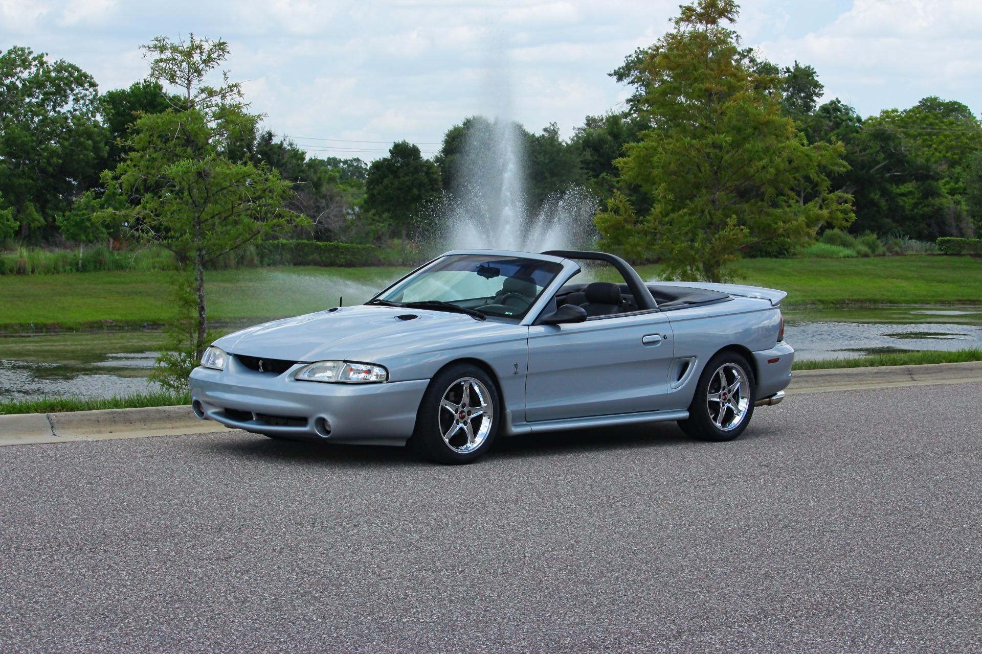 1995 Ford Mustang GT 13