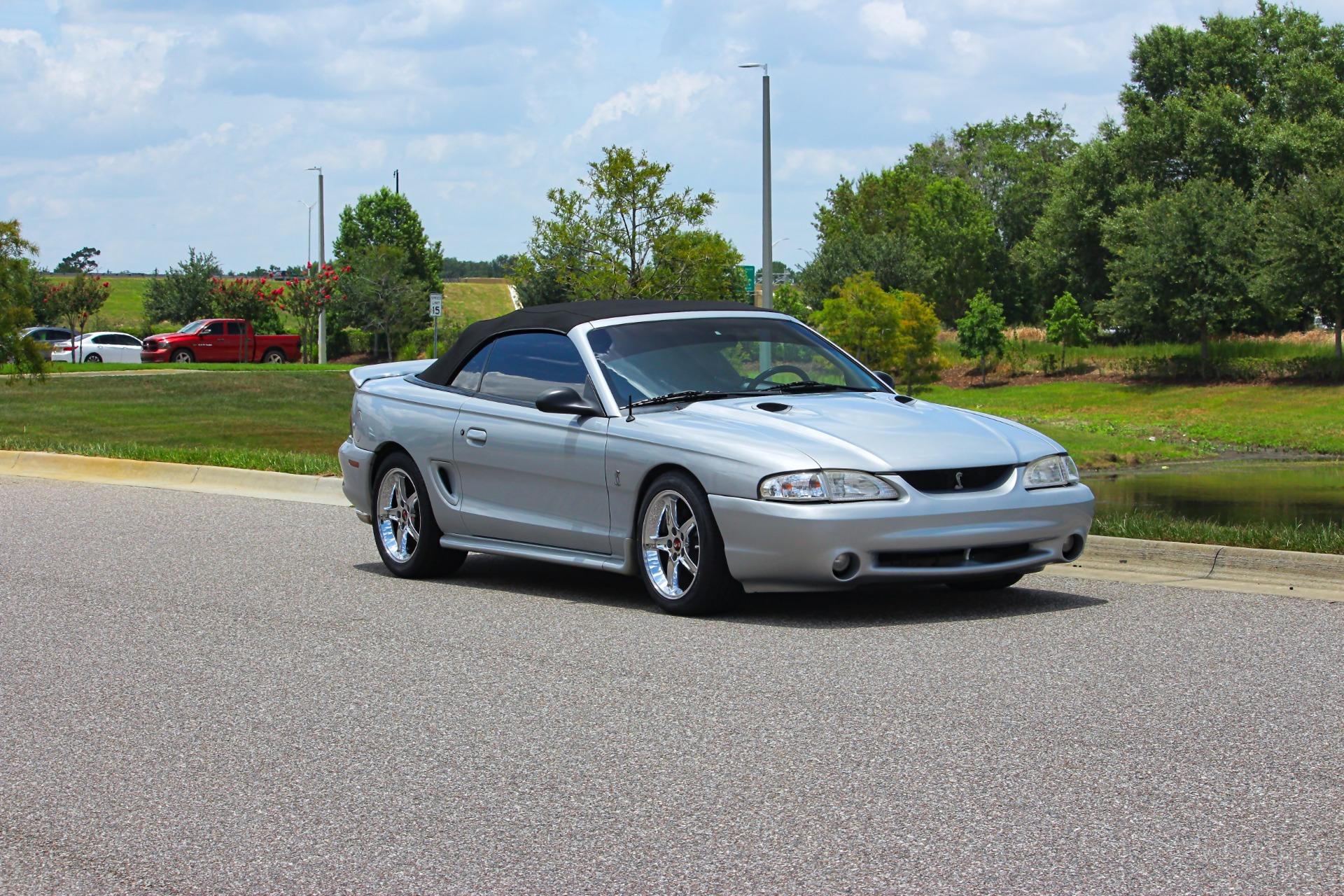 1995 Ford Mustang GT 36