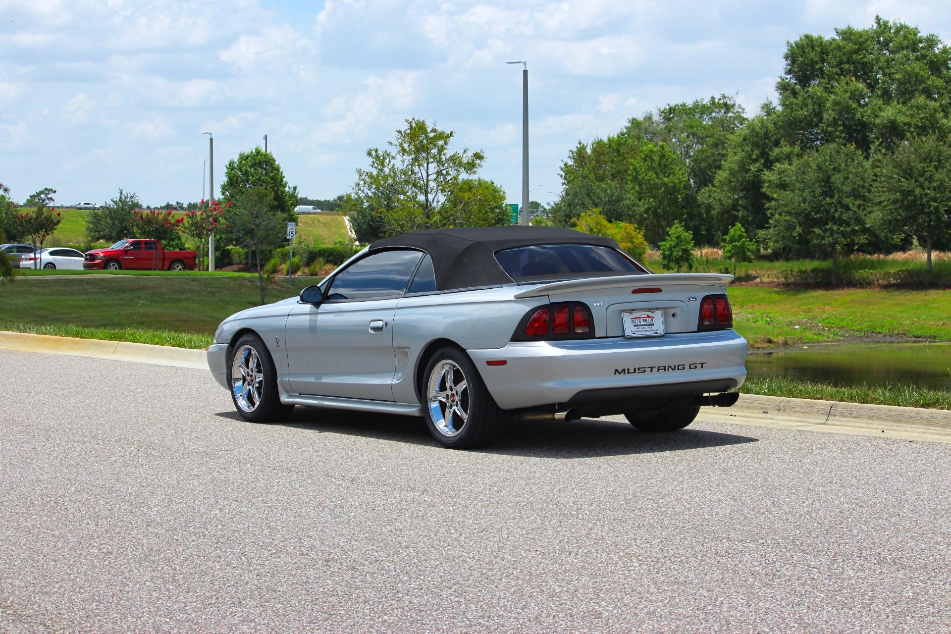 1995 Ford Mustang GT 30