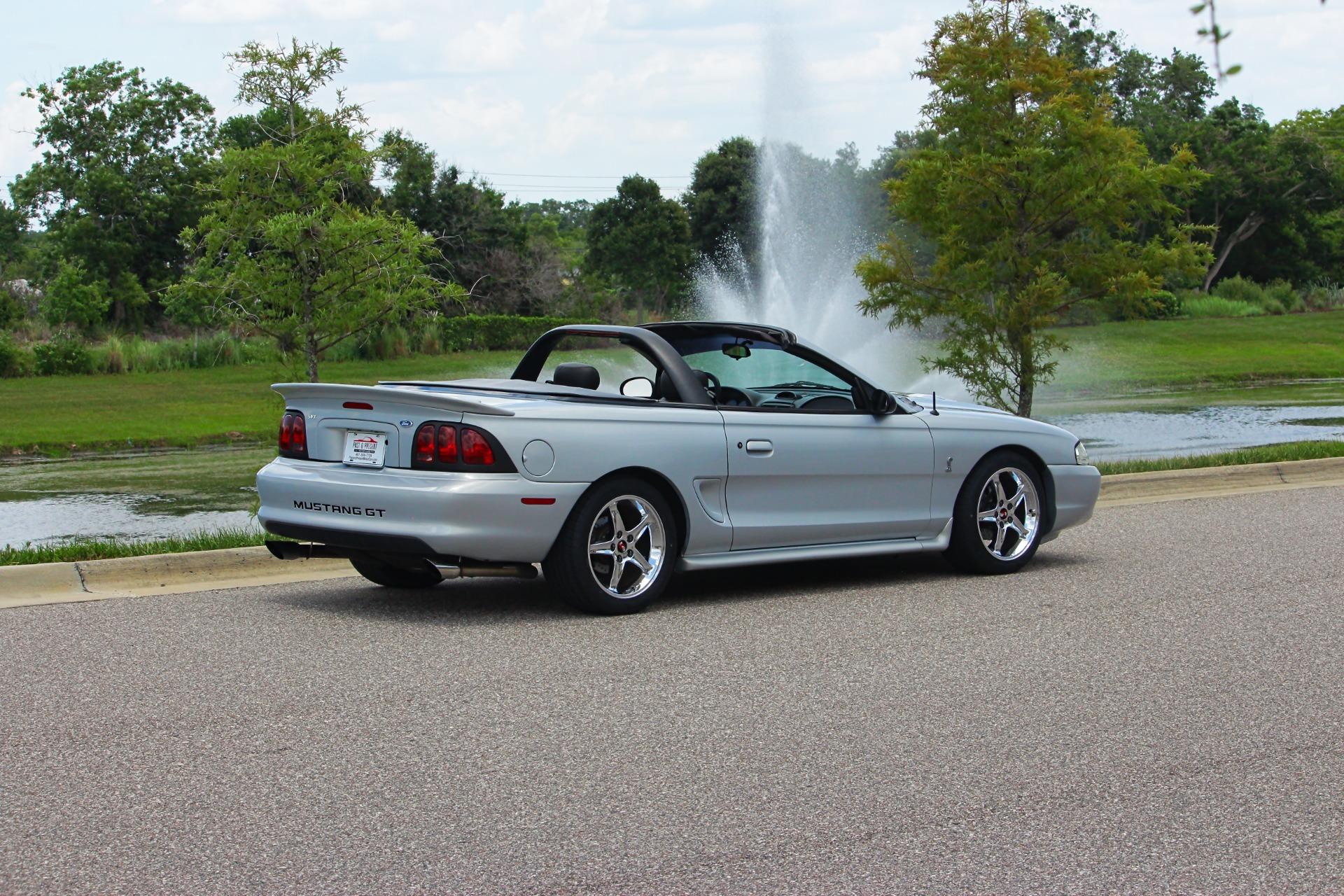 1995 Ford Mustang GT 40